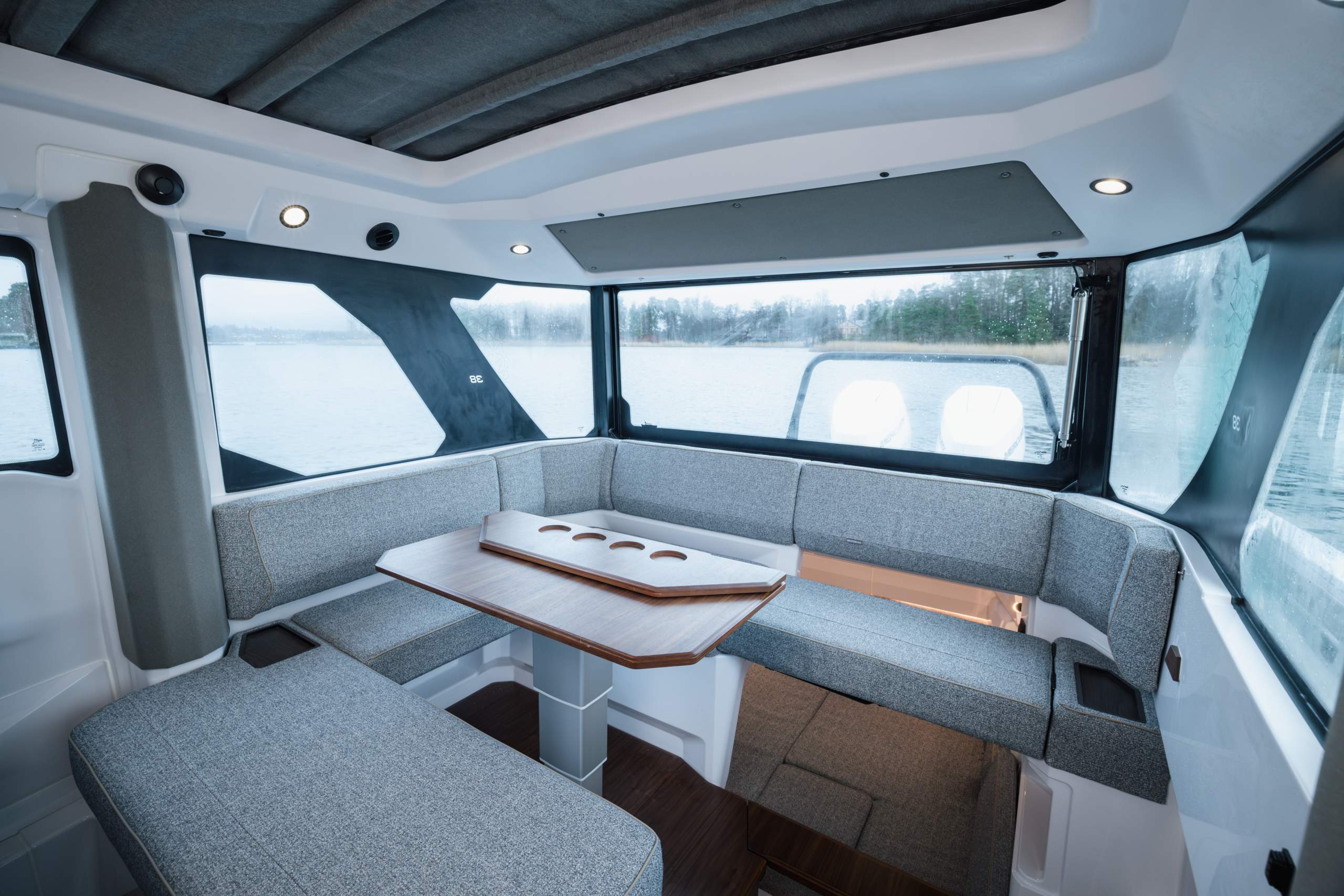 Axopar 38 XC Cross Cabin_099A6865