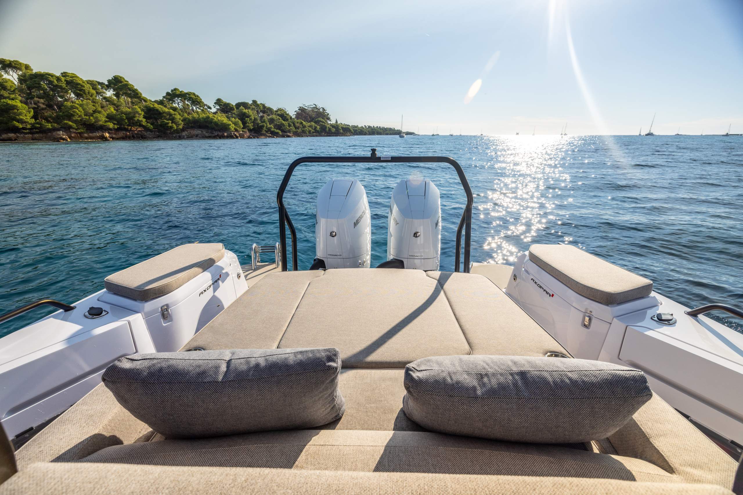 Axopar_37_Sun-Top_-7568