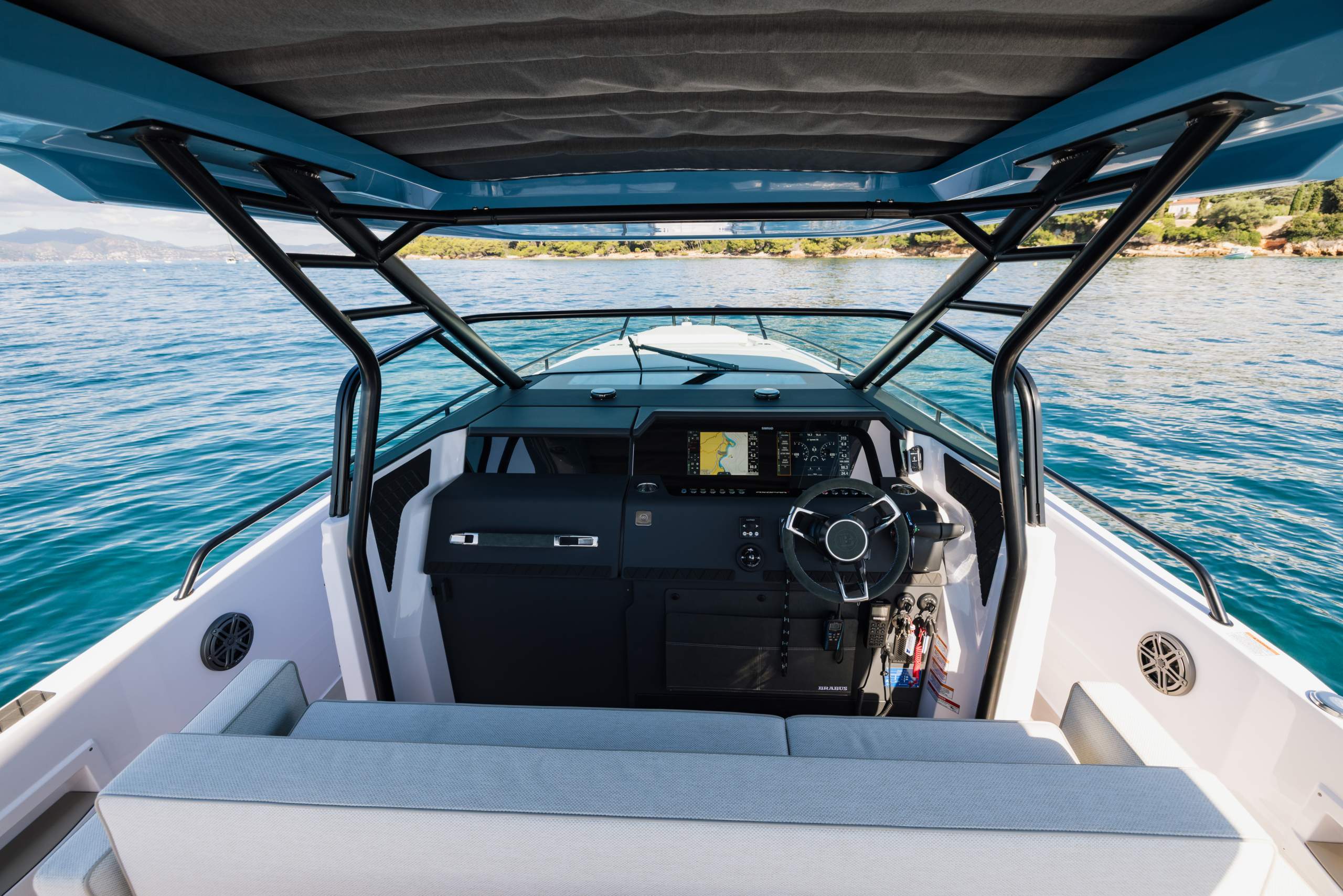 Axopar 37 Sun Top Iconic Edition_0X0A4183