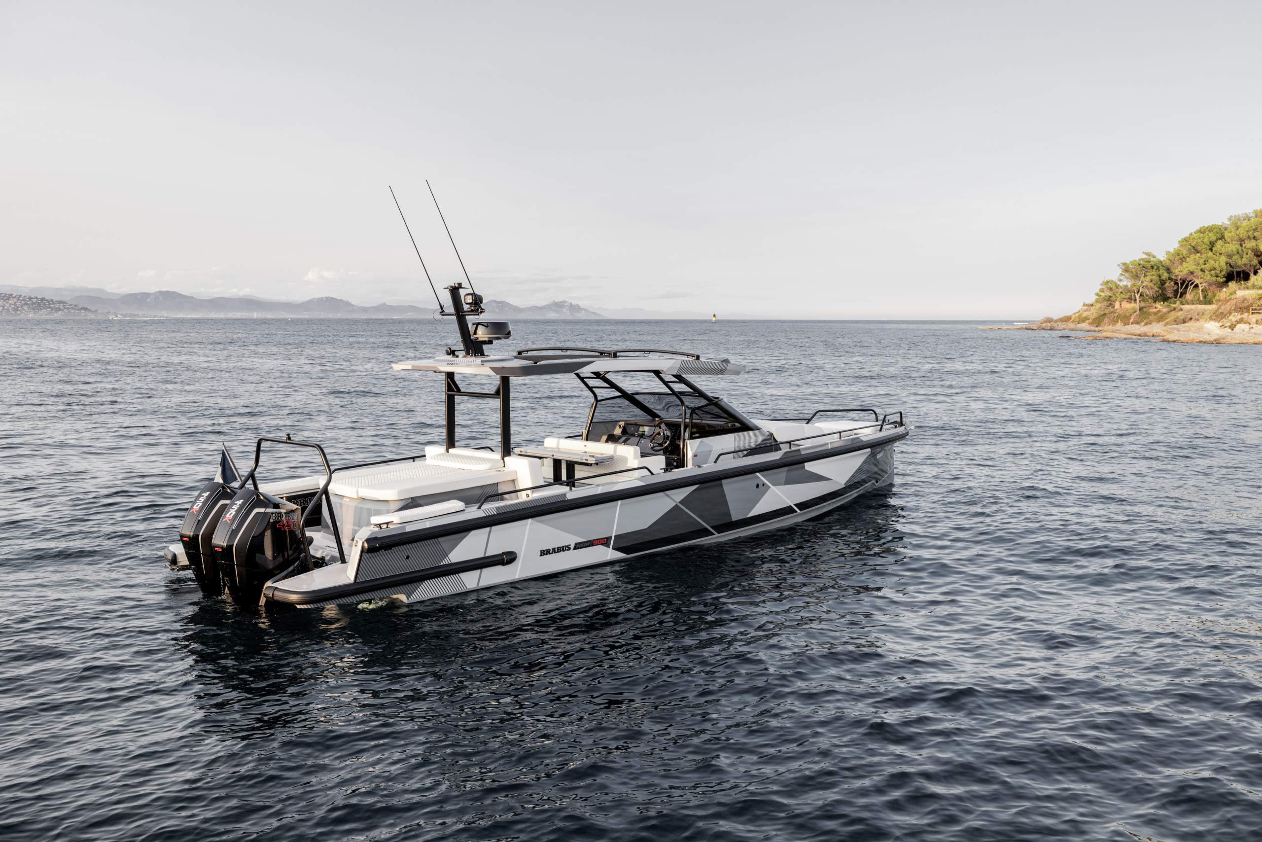 BRABUS-Shadow-900-Sun-Top-Platinum-Gray-CamoWrap-6