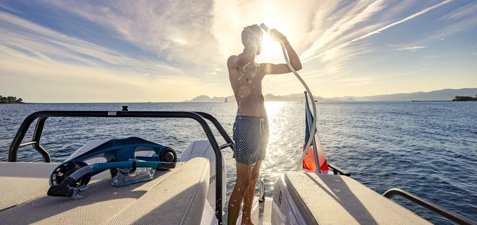 SLIDESHOW-shower-1__FillWzE5MjAsOTA1XQ