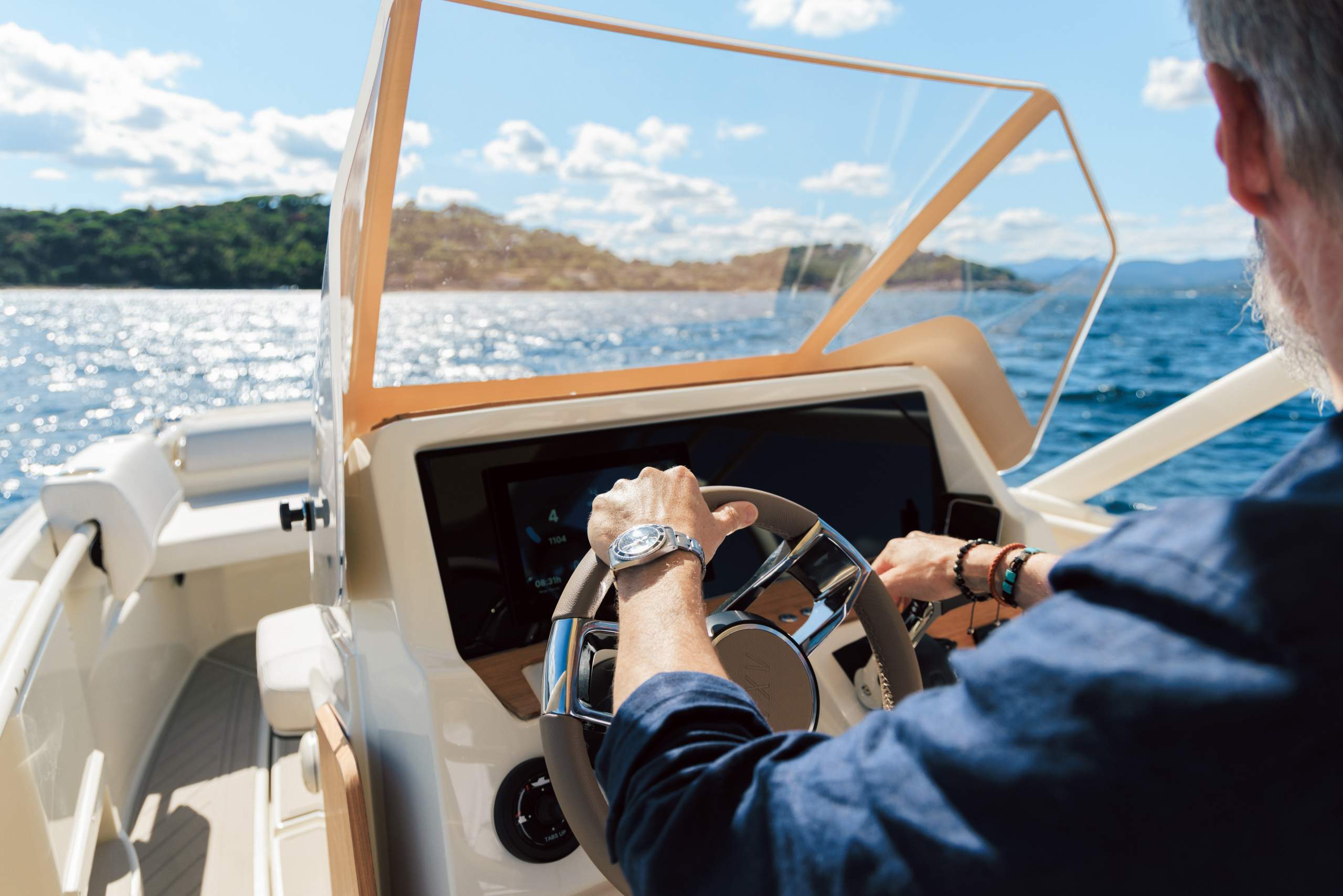 AX-E 22 T-Top_099A3780