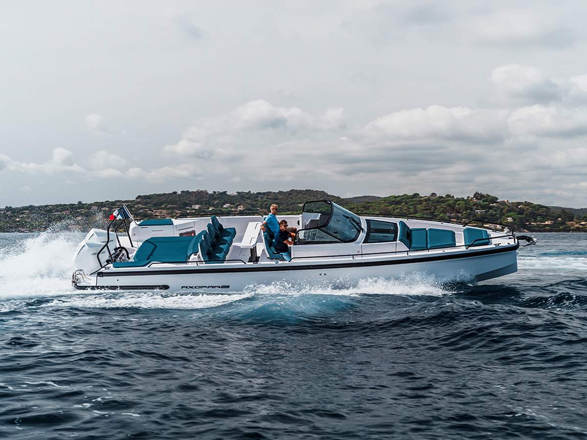 Axopar-37-Spyder_MY2023_A7_08096-43