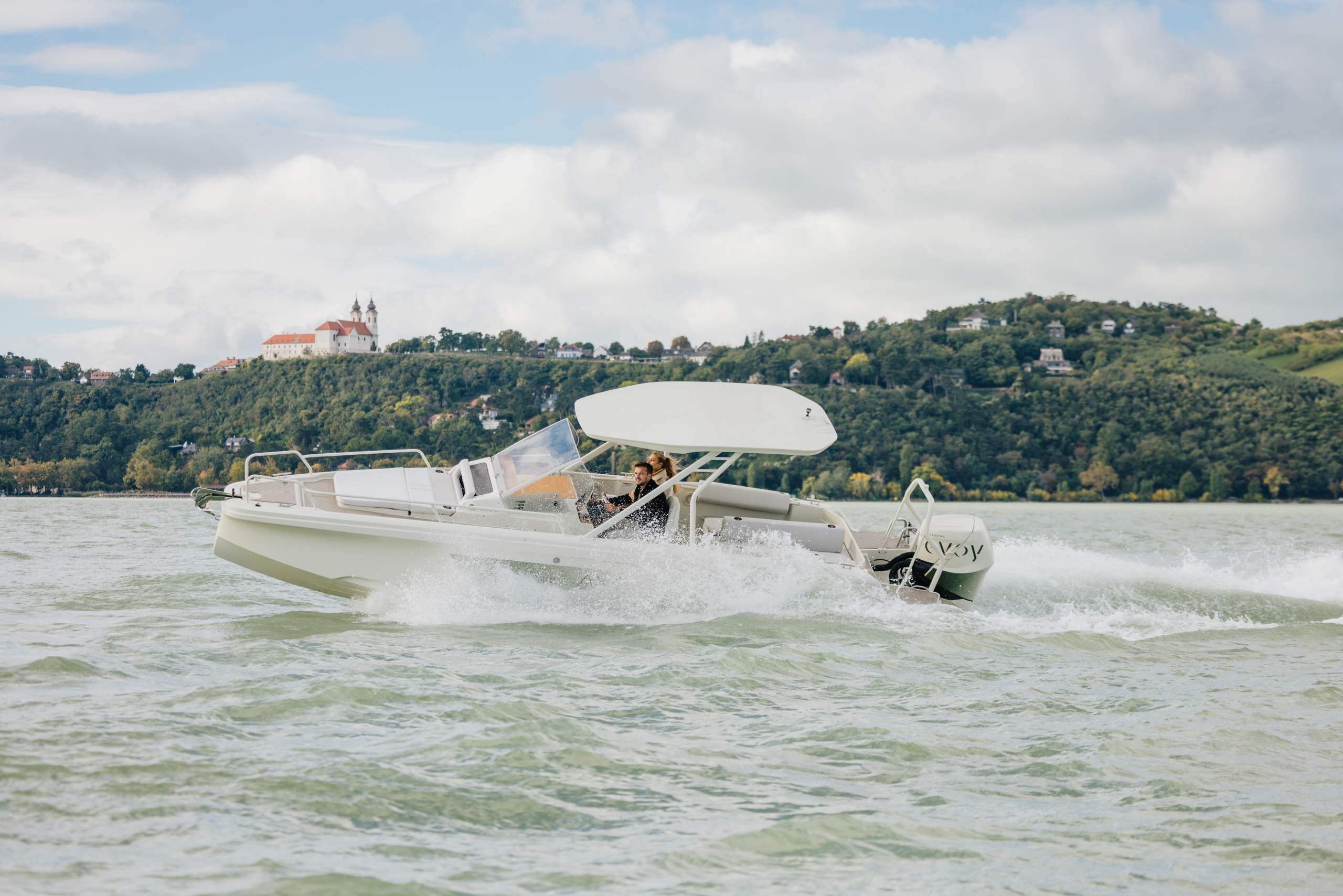 AX-E 25 Cross Top_099A7725