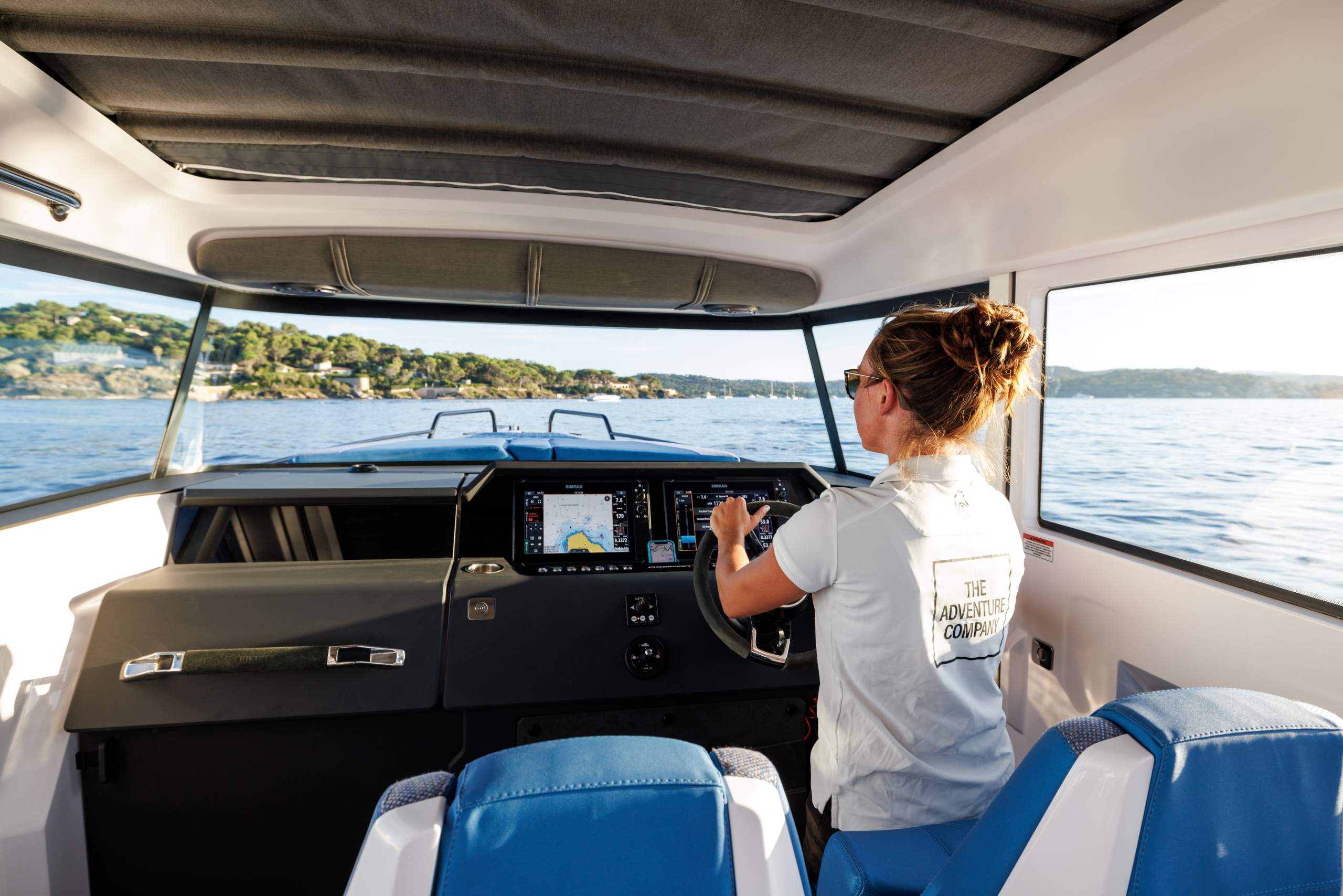 Axopar 37 XC Cross Cabin_MY2024_099A3613