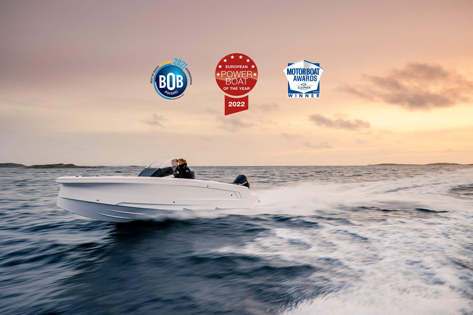 Axopar-22-tiple-awards+logos