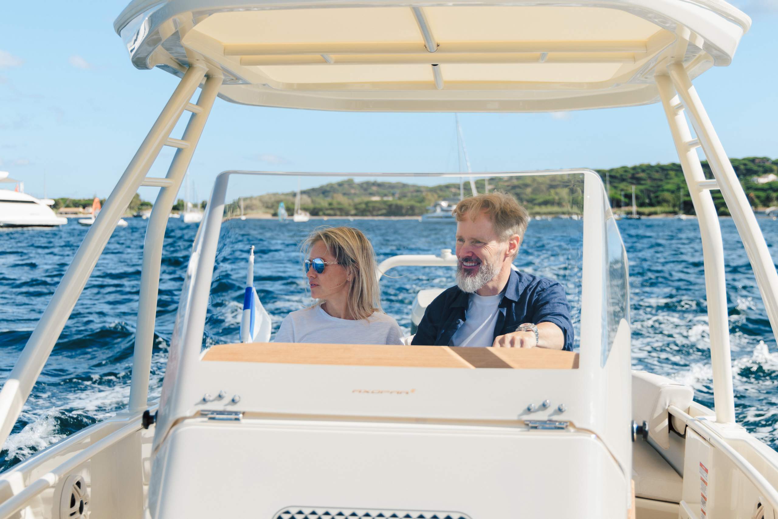 AX-E 22 T-Top_099A3855