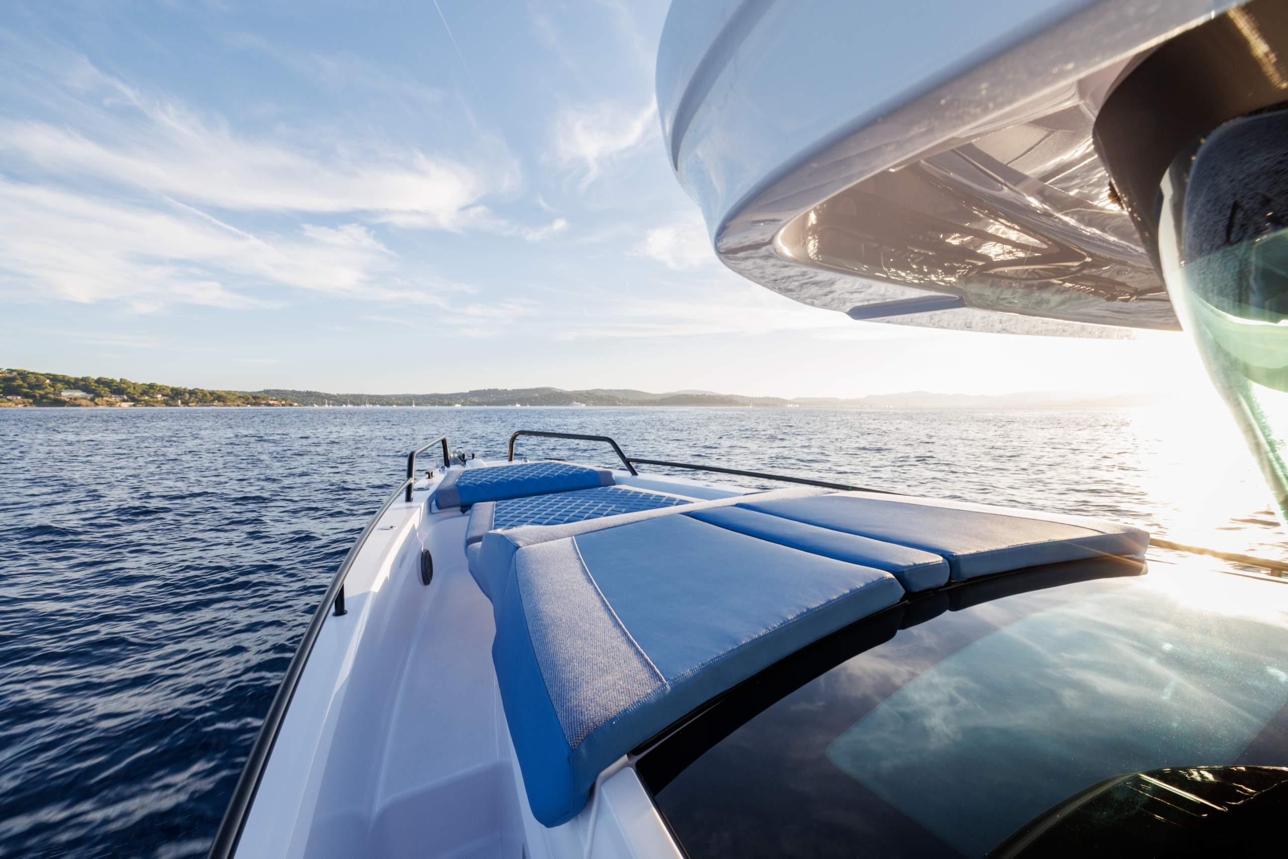 Axopar 37 XC Cross Cabin_MY2024_099A3604