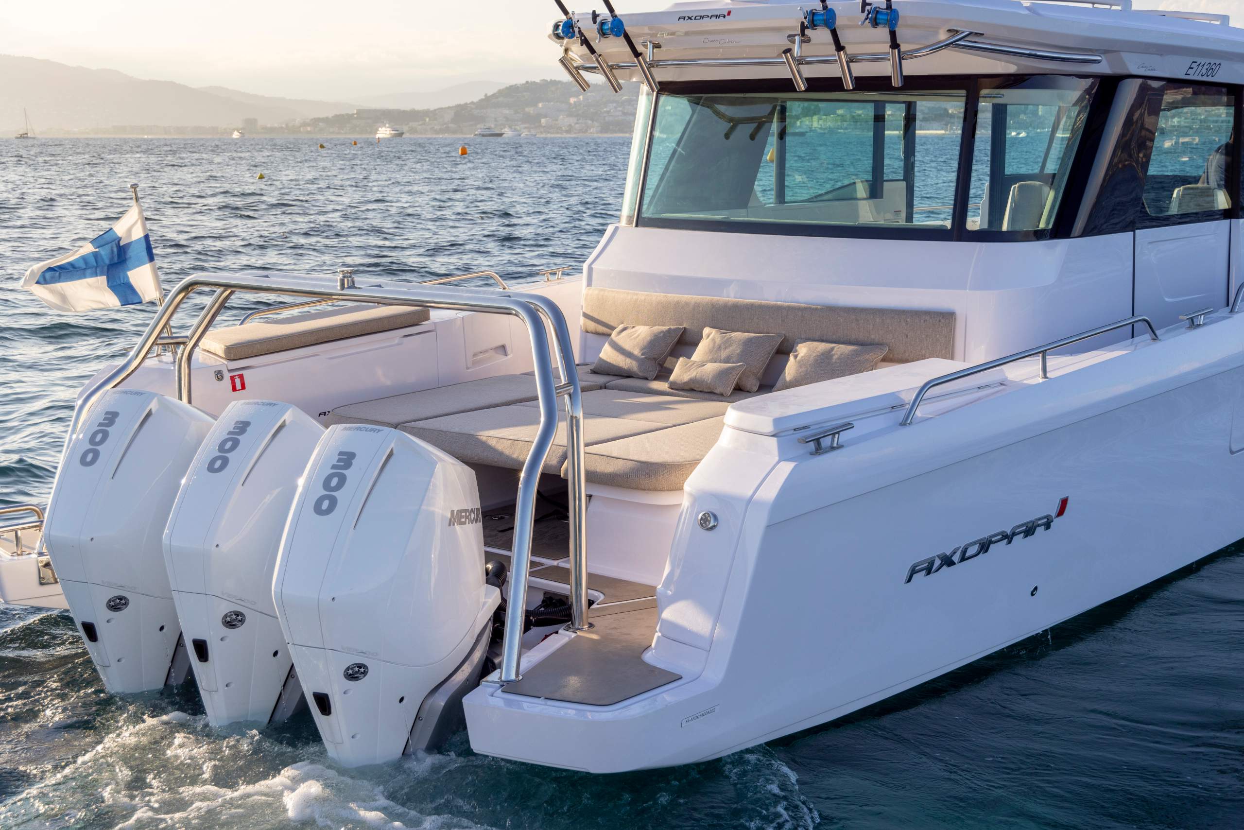 Axopar 45 XC Cross Cabin
