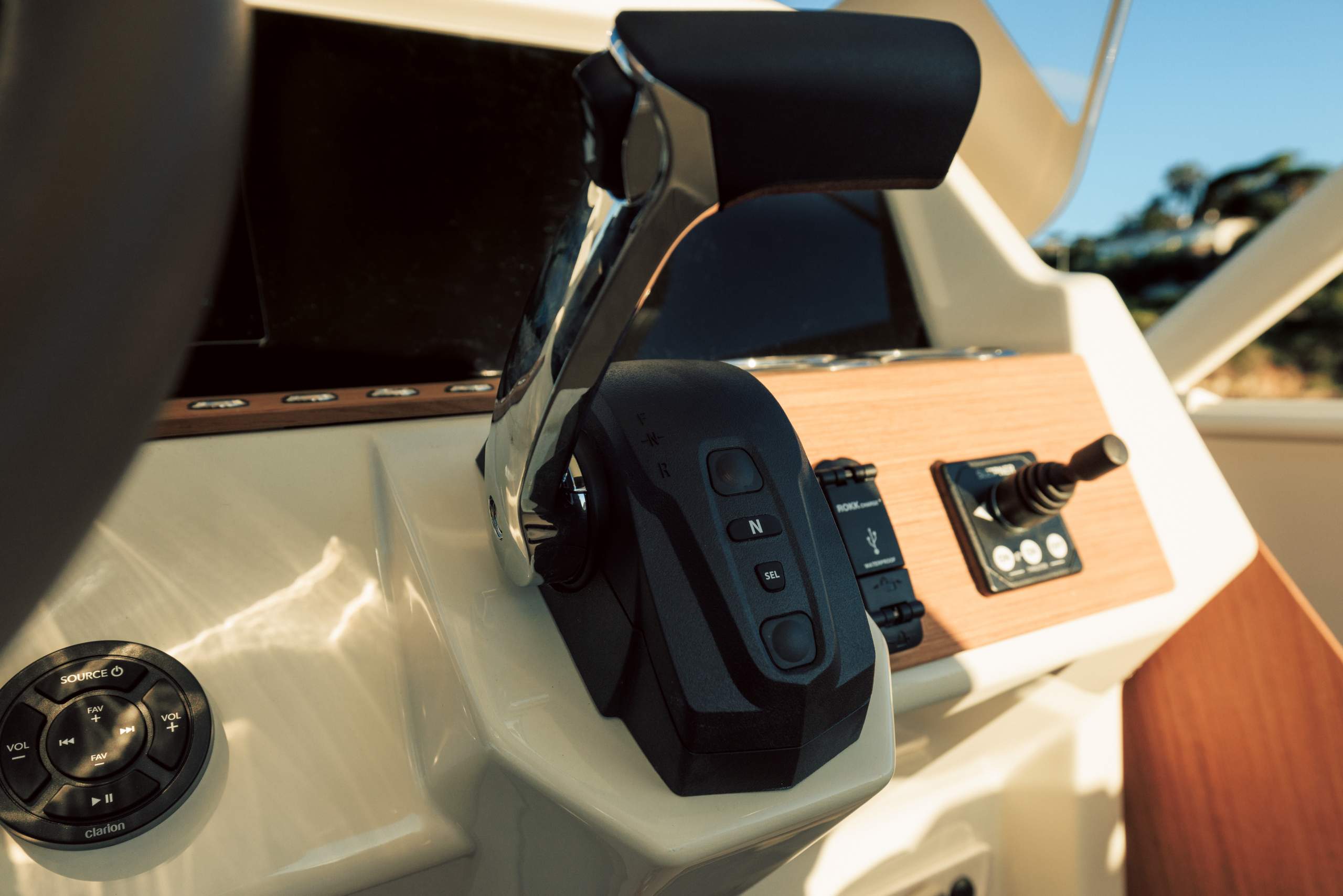 AX-E 22 T-Top_0X0A0902