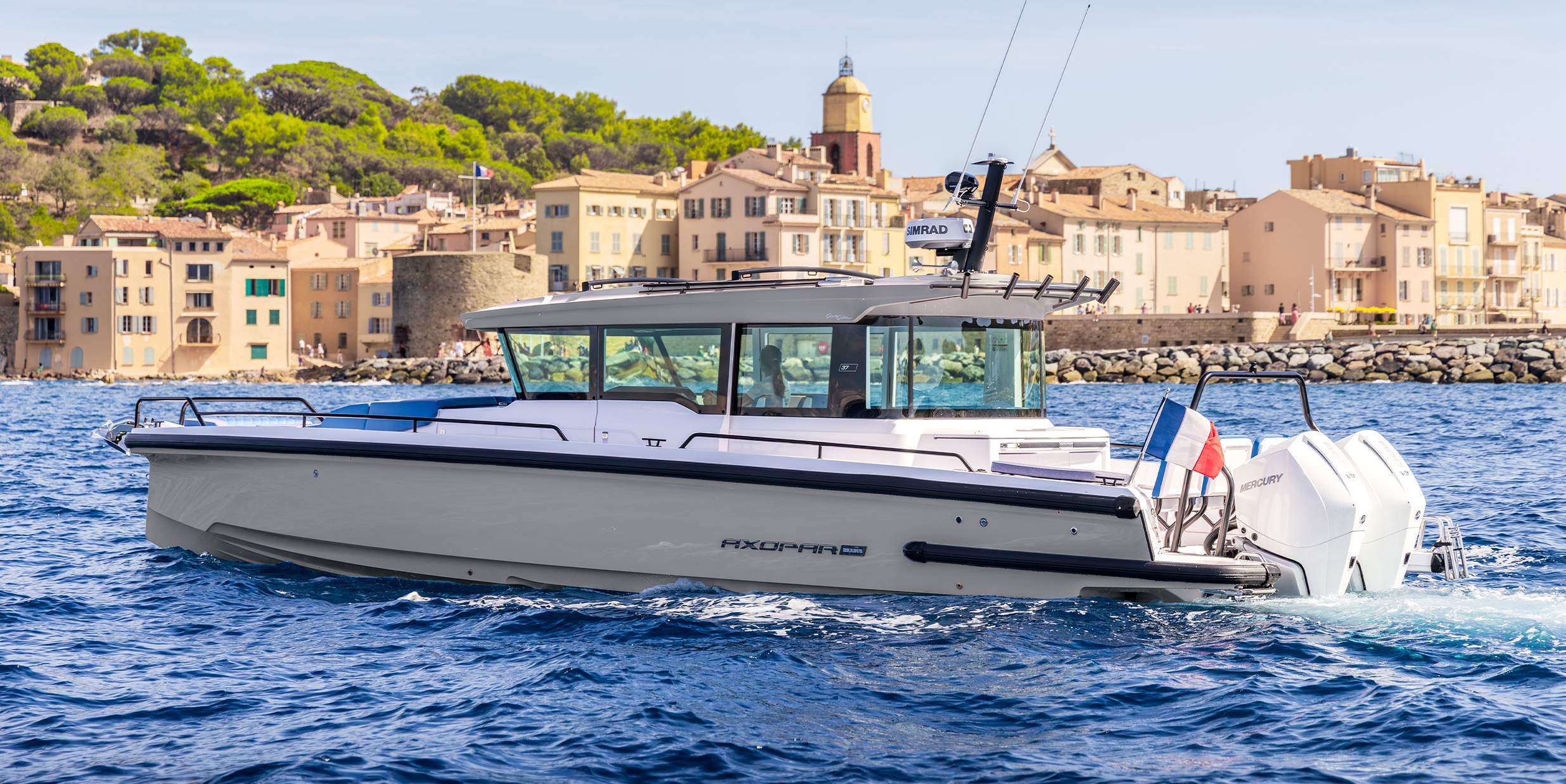 Axcopar-37-XC-Cross-Cabin-Iconic-Edition-Surroundings