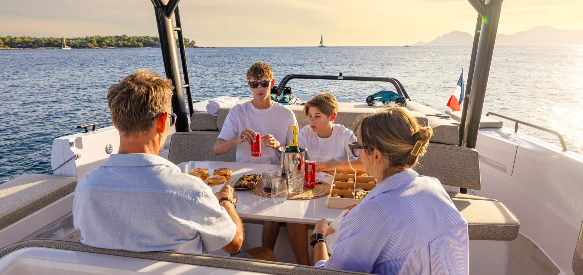 SLIDEshow-dinner-2__FillWzE5MjAsOTA1XQ