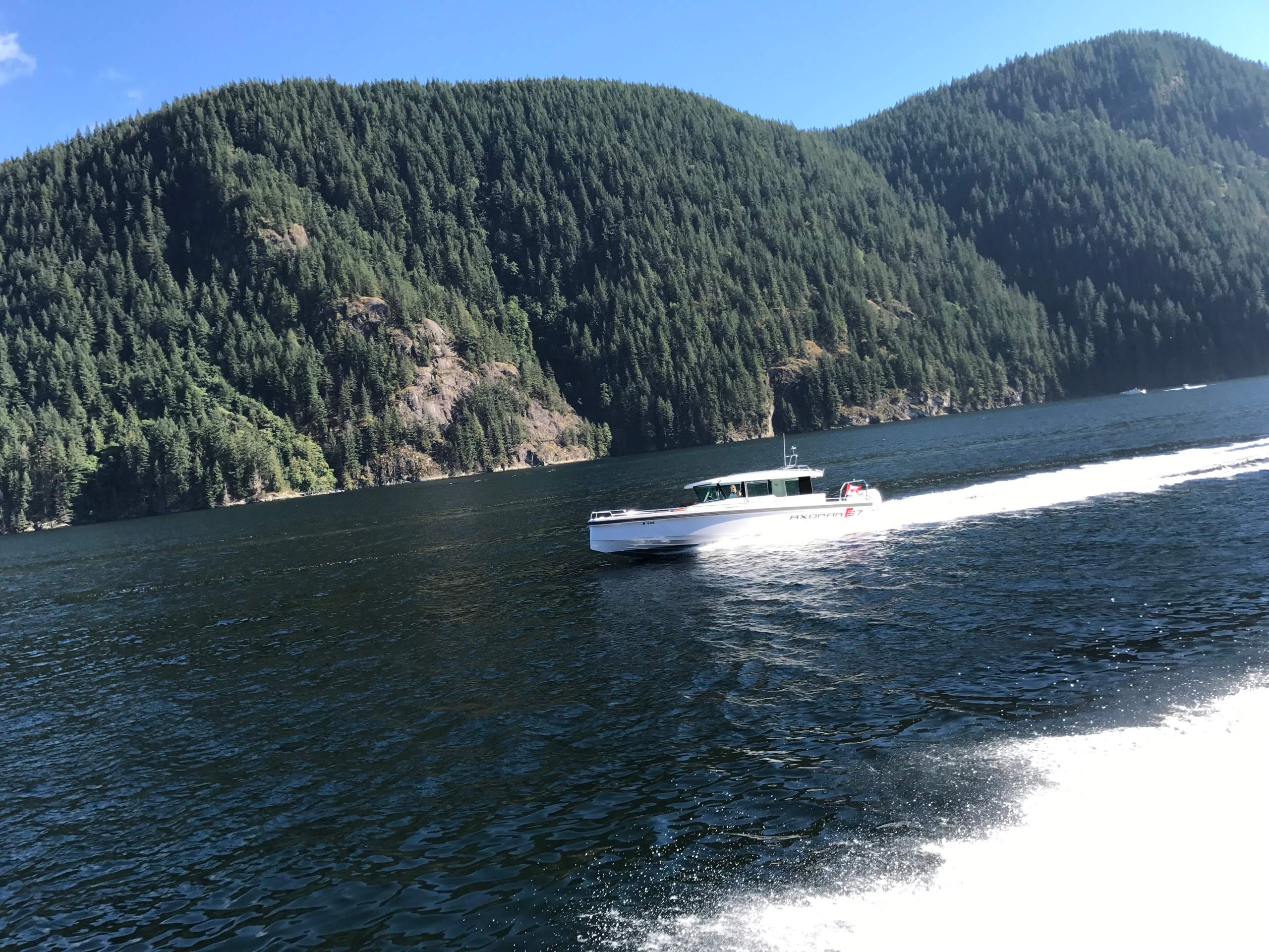 Klaus Priebe Axopar 37 Cabin owner P1020434 (8)