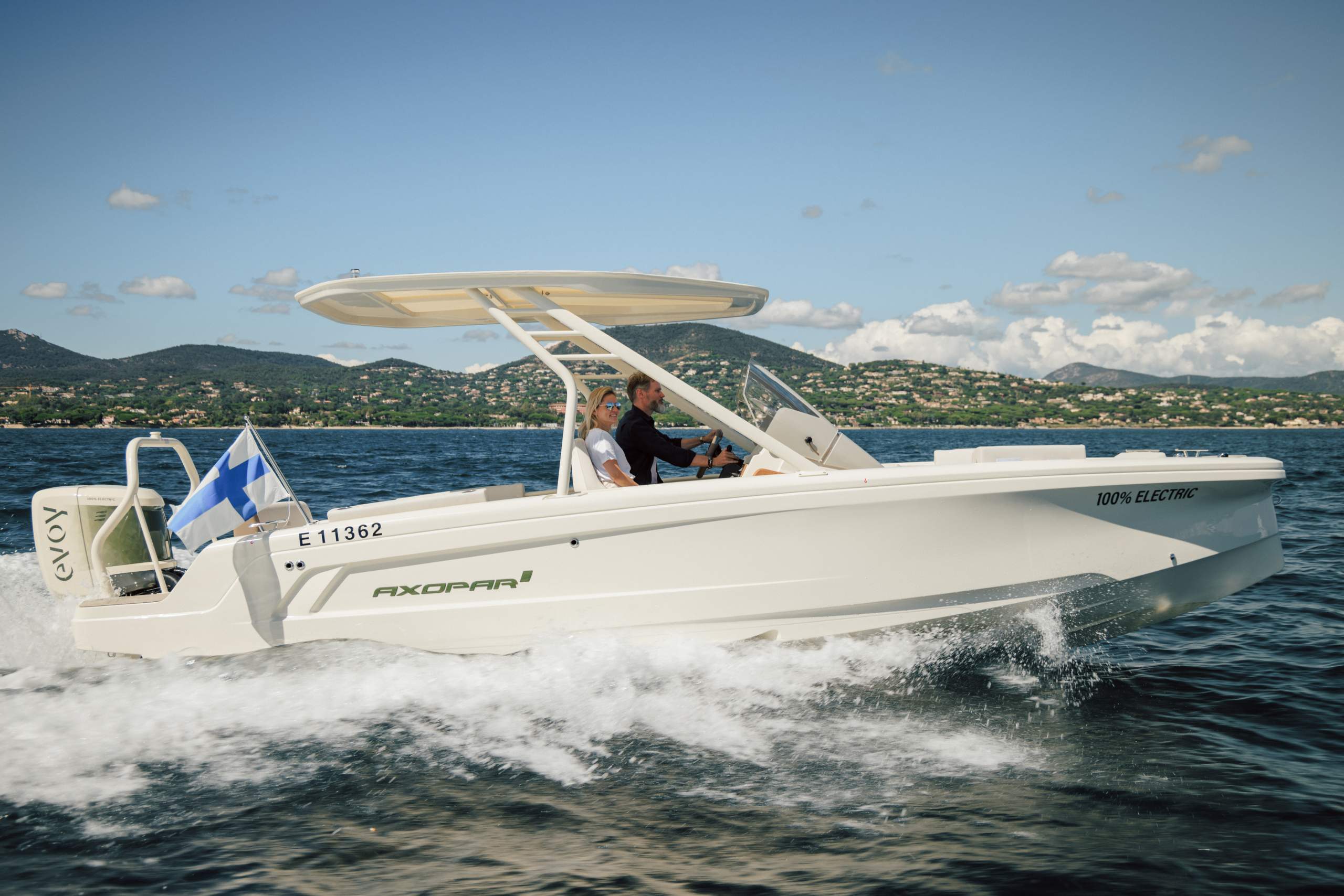 AX-E 22 T-Top_099A3610