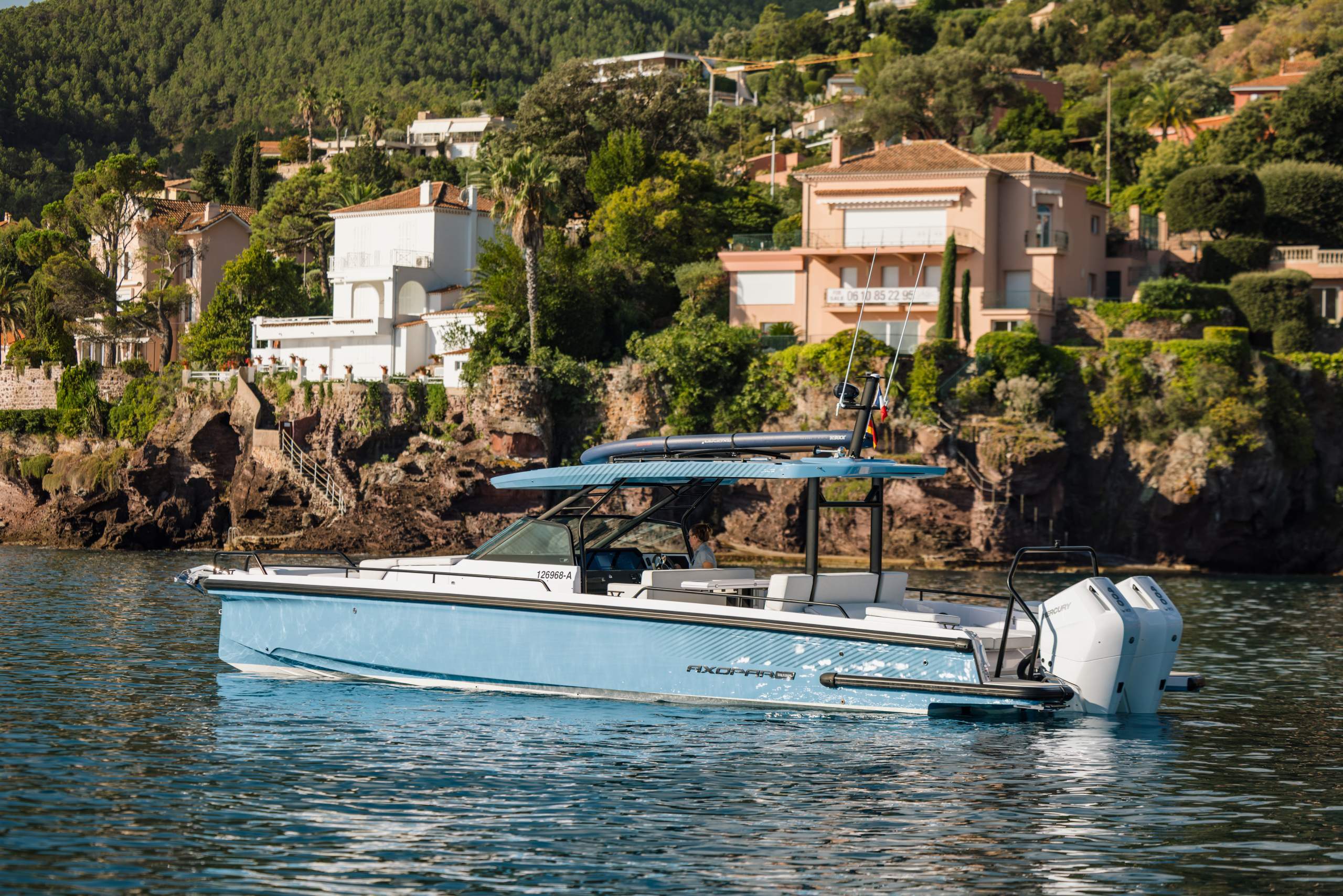 Axopar 37 Sun Top Iconic Edition_0X0A3790