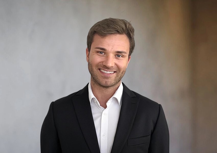 Porträt von Dominic Stoll