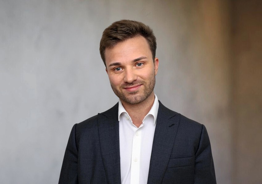 Porträt von Dominic Stoll