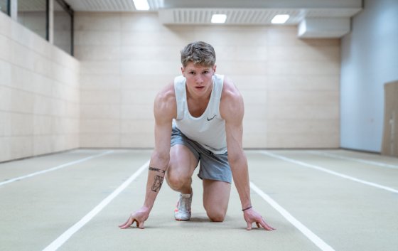 Finley Gaio in der Startposition für ein Rennen.