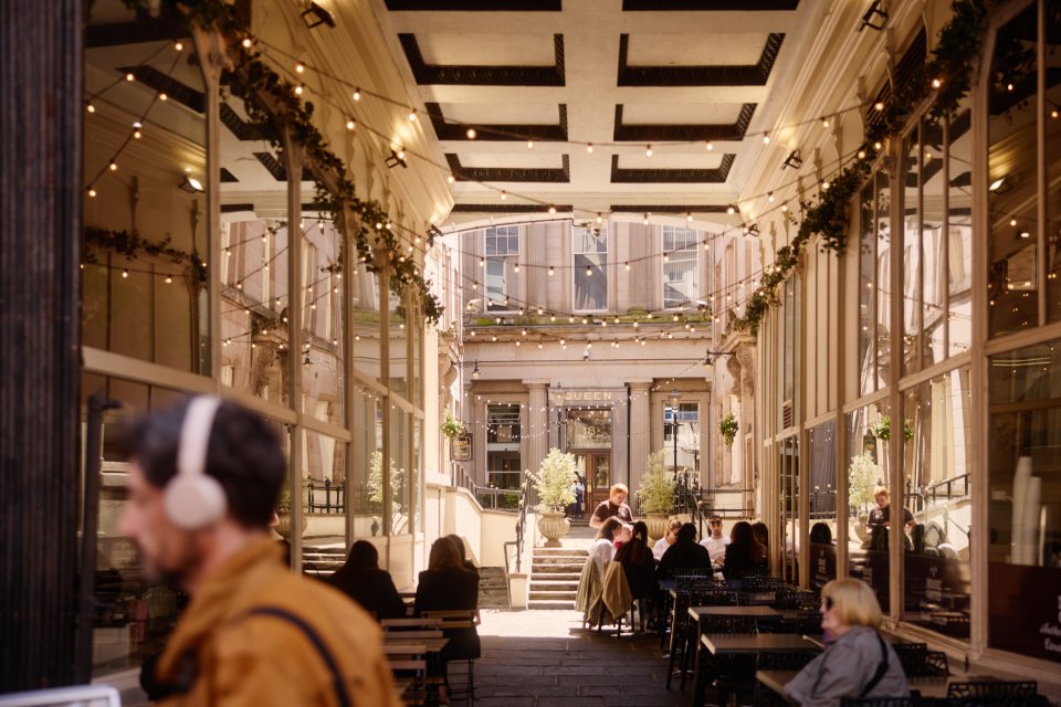 Discover the delights of Queens Avenue