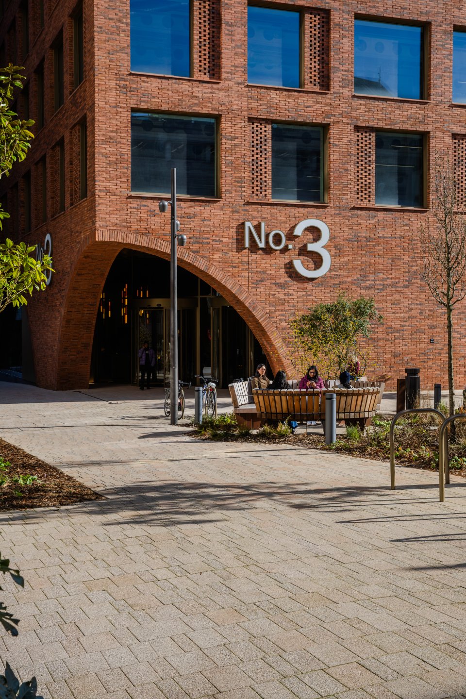 Top floor communal roof terrace of No.3 Circle Square