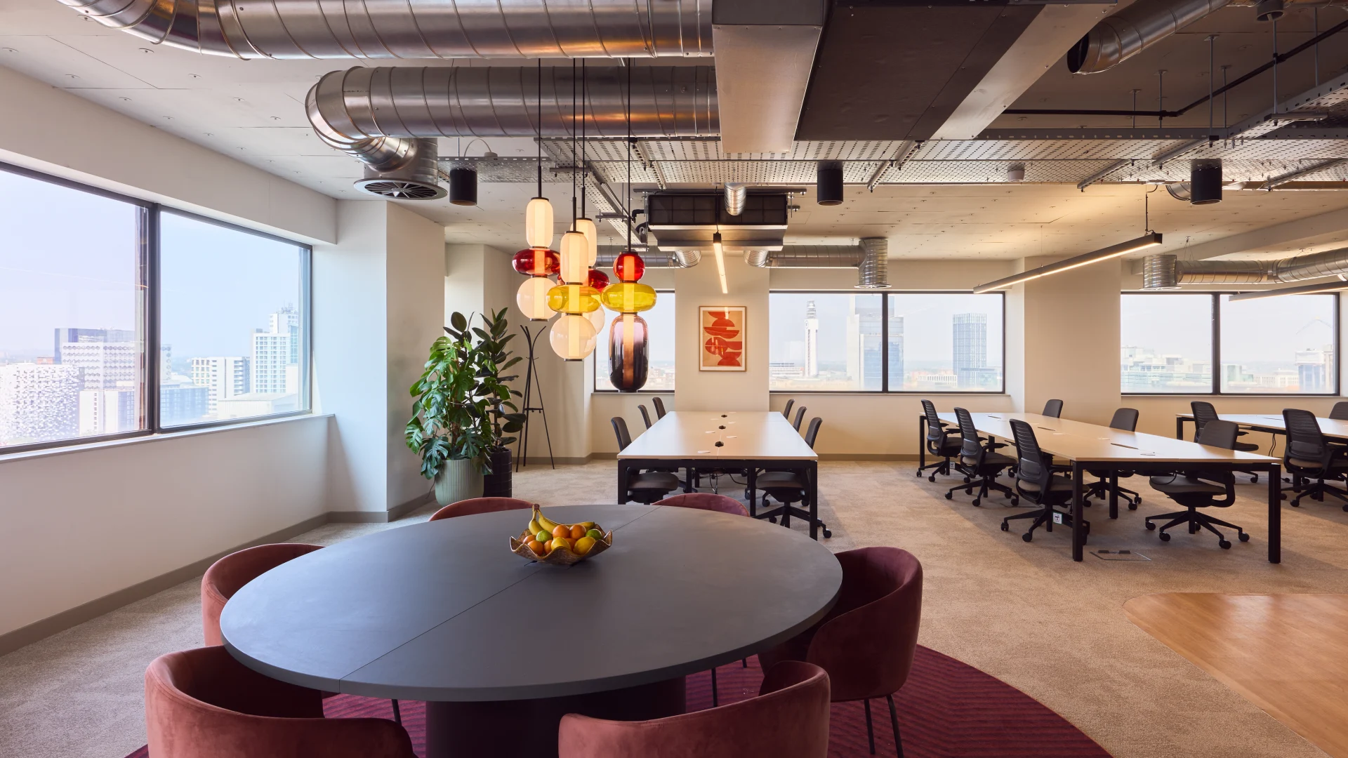 Scale your team with 66 desks offering stunning views.