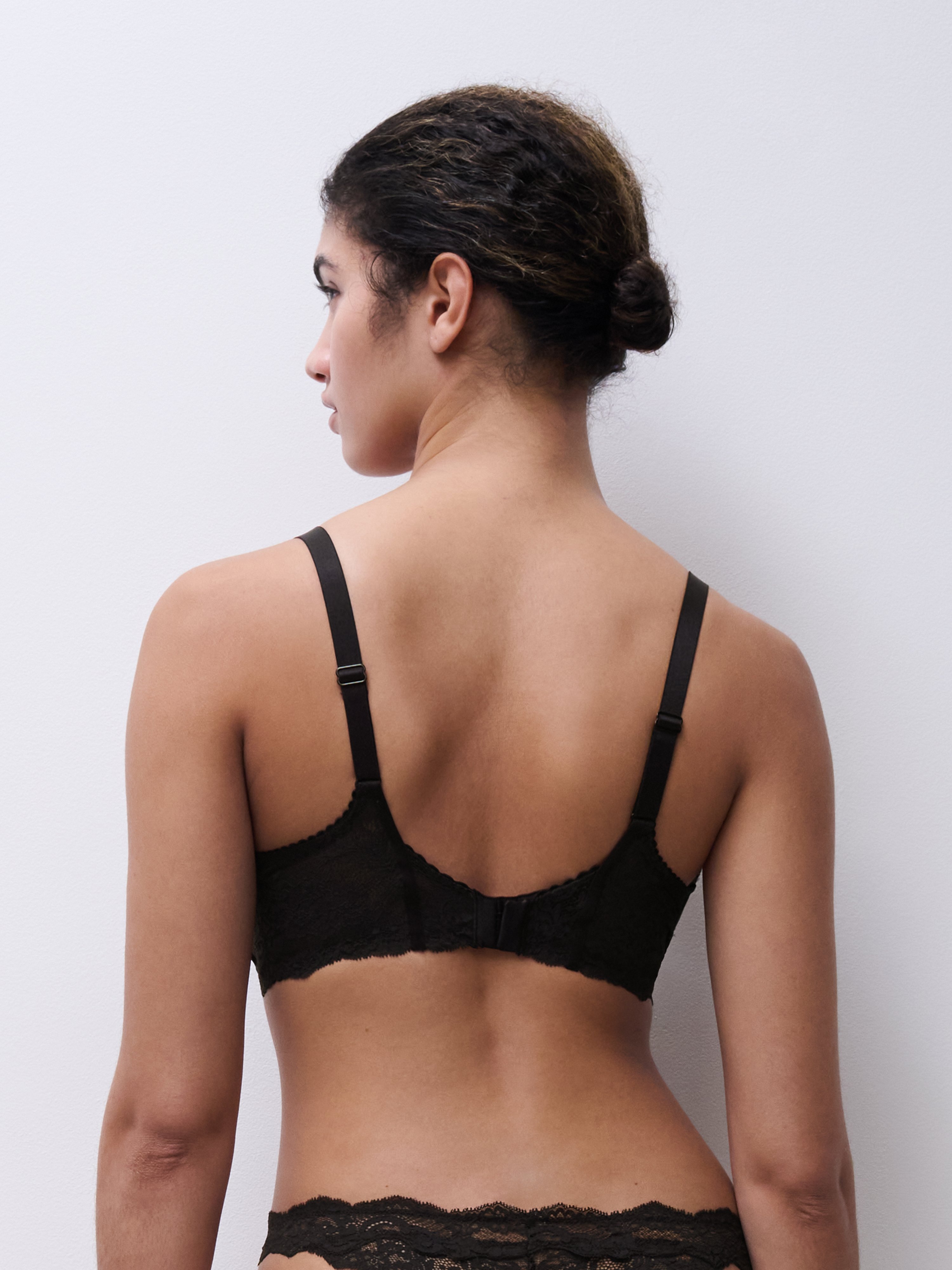 Push-up t-shirt bra