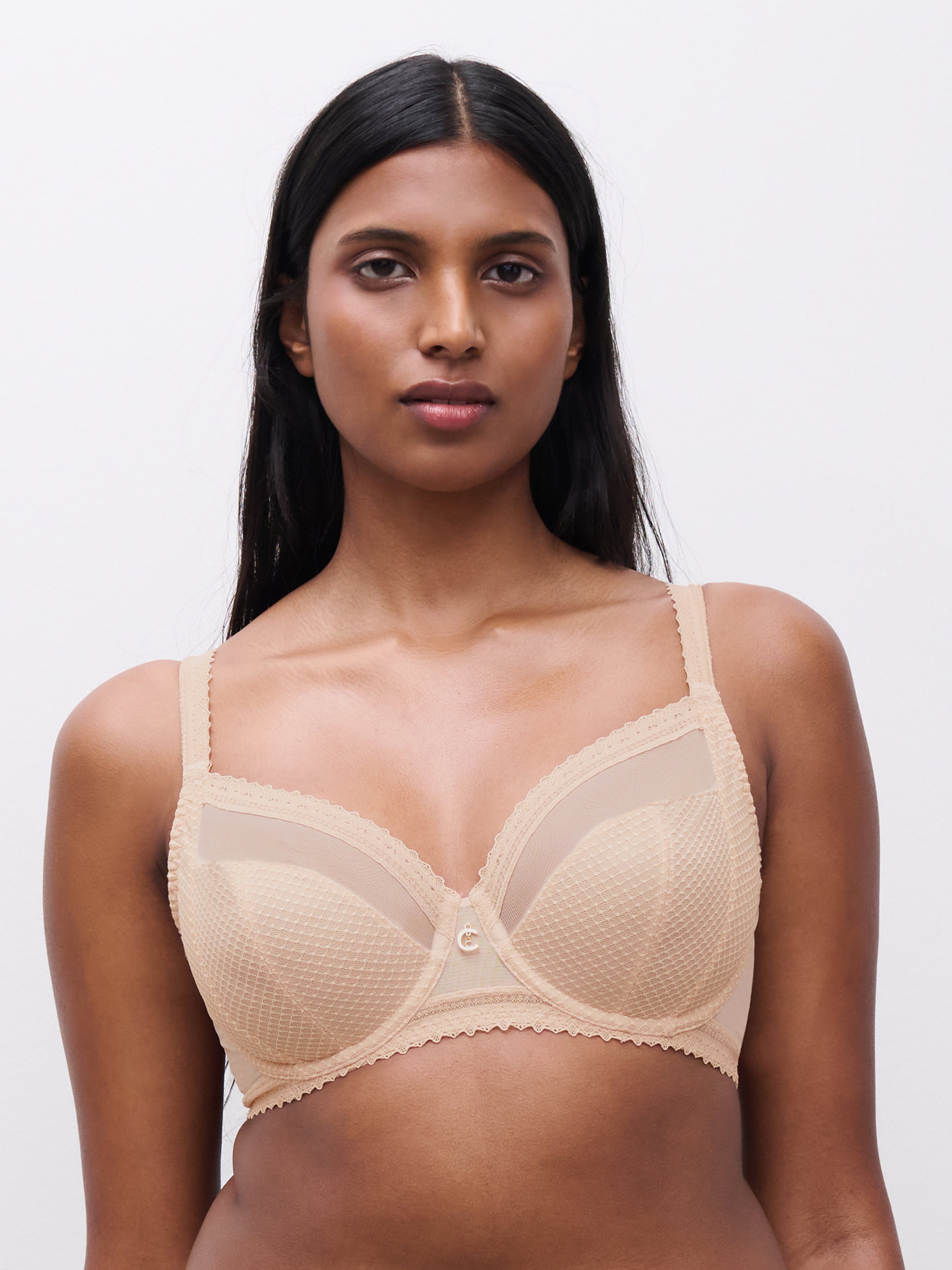 Soutien-gorge emboîtant