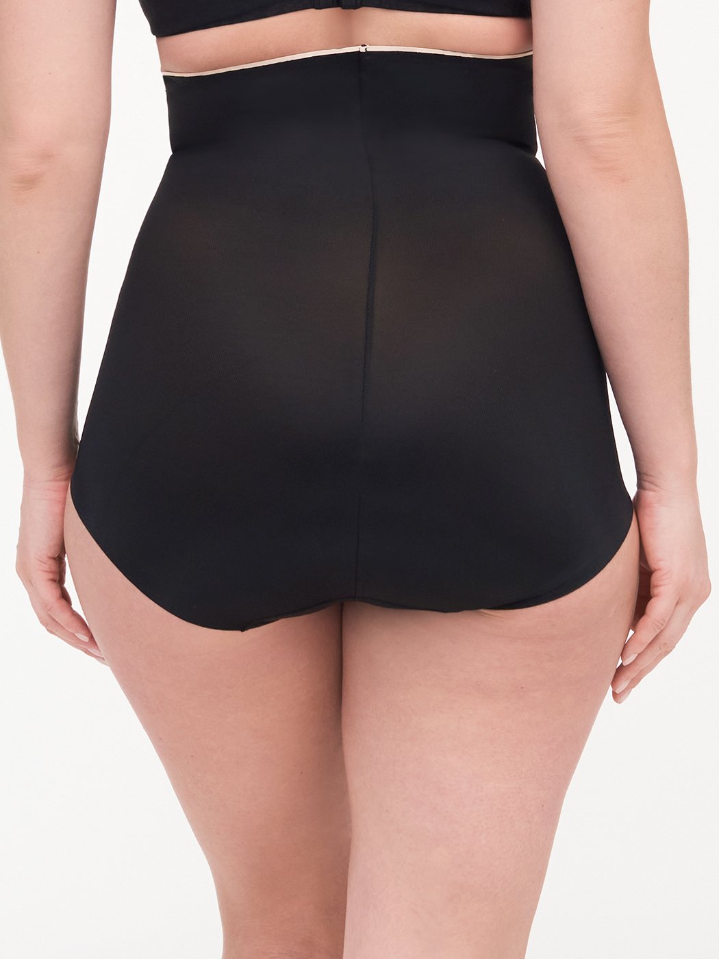 Very high-waisted shapewear brief