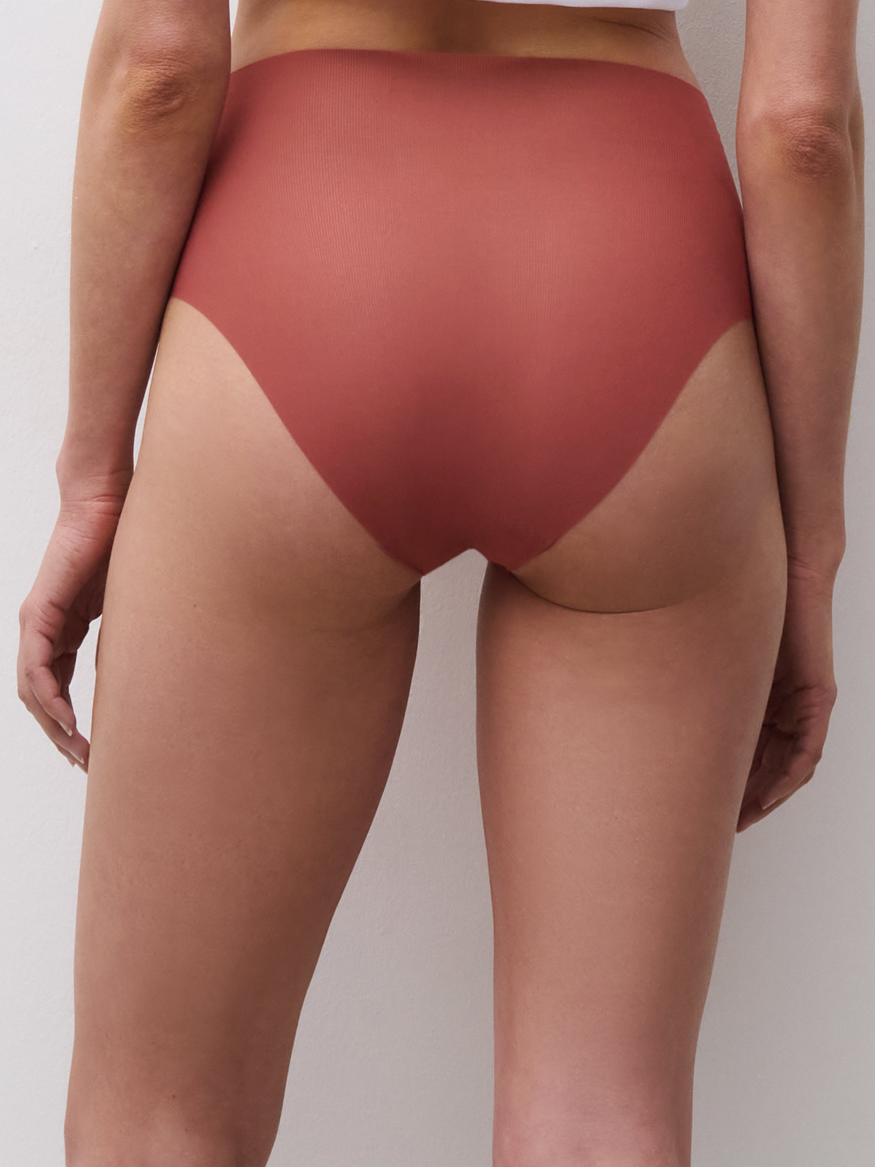 High-waisted brief