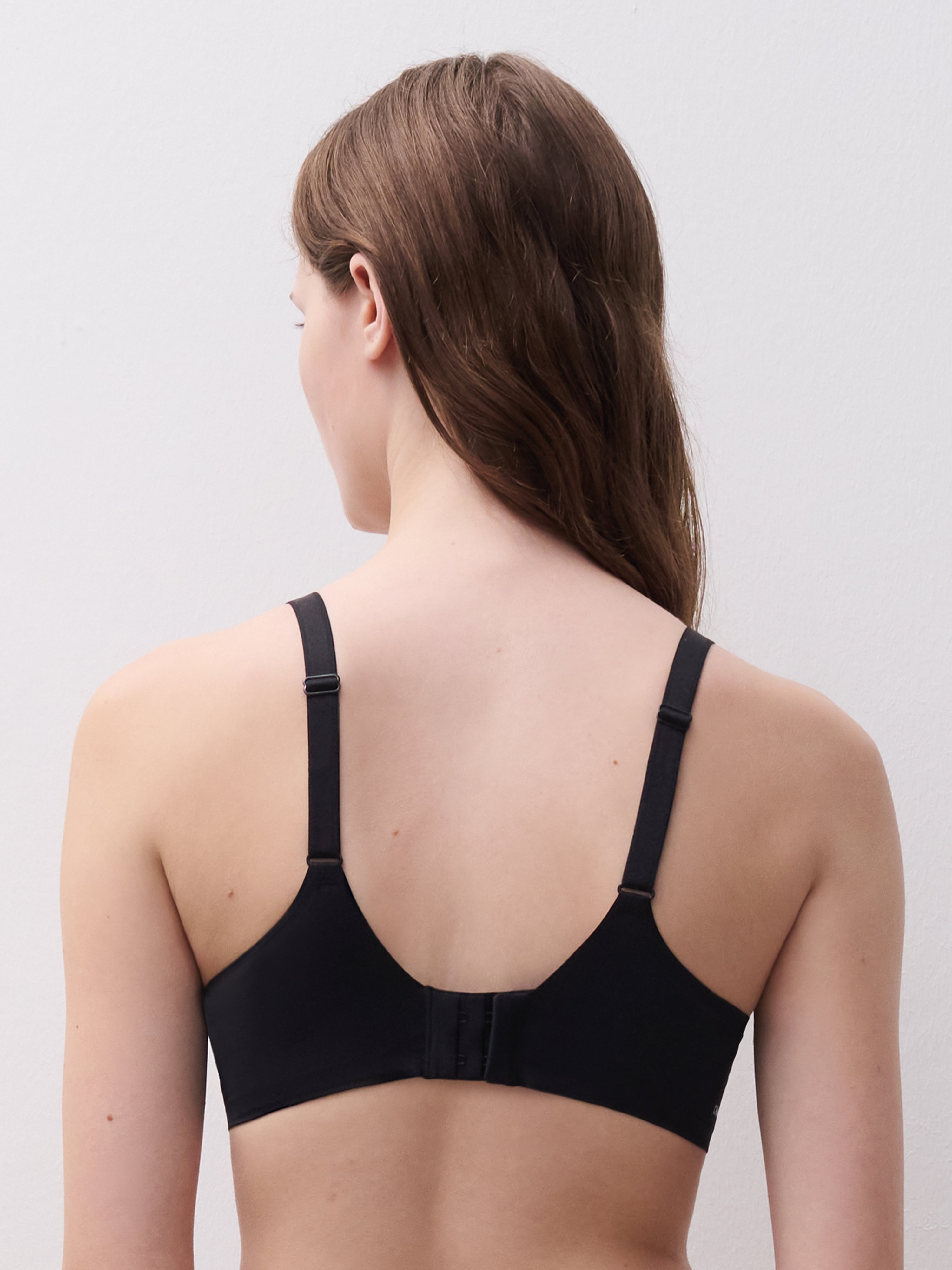 Push-up t-shirt bra
