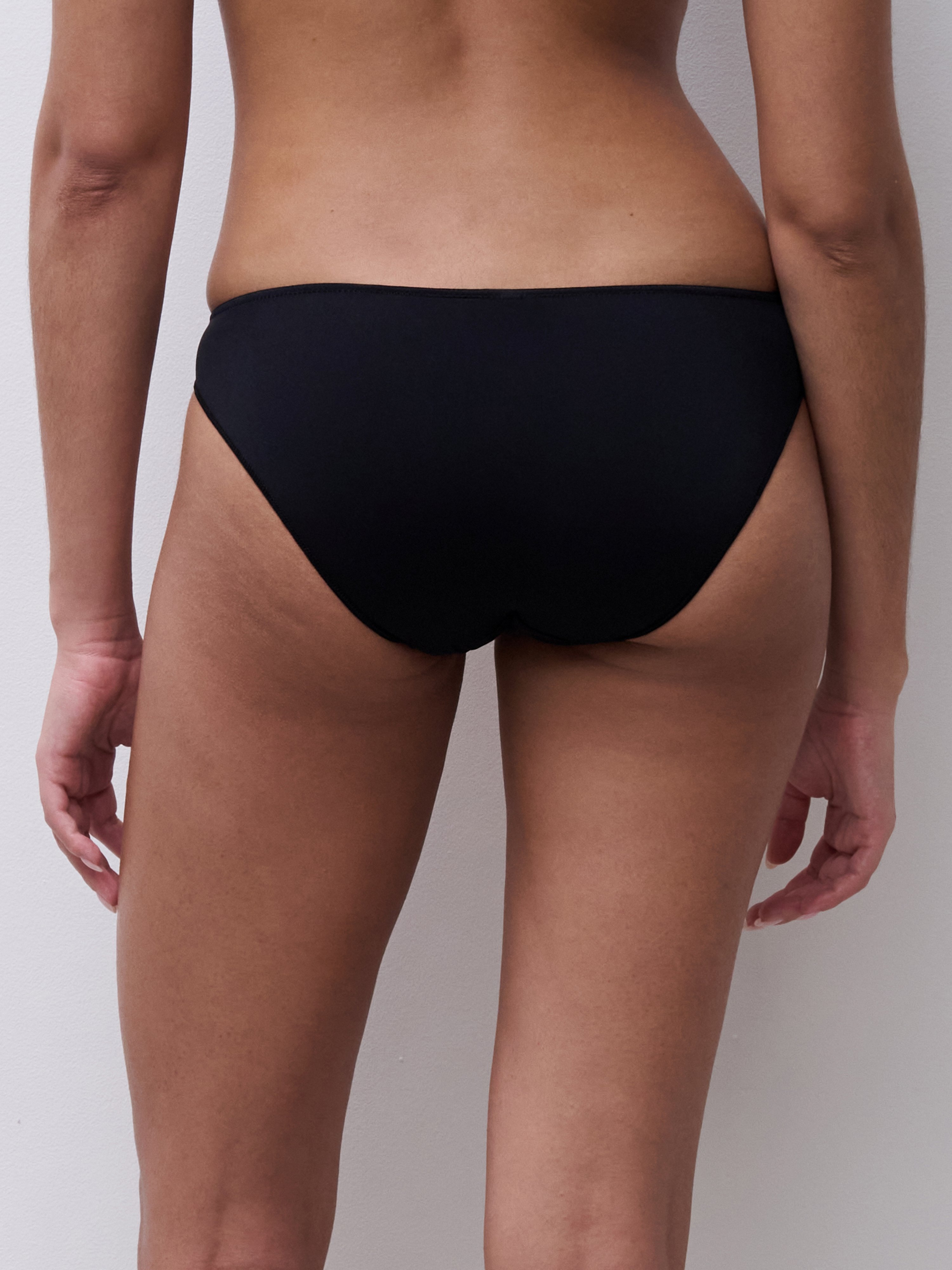 Adjustable brief