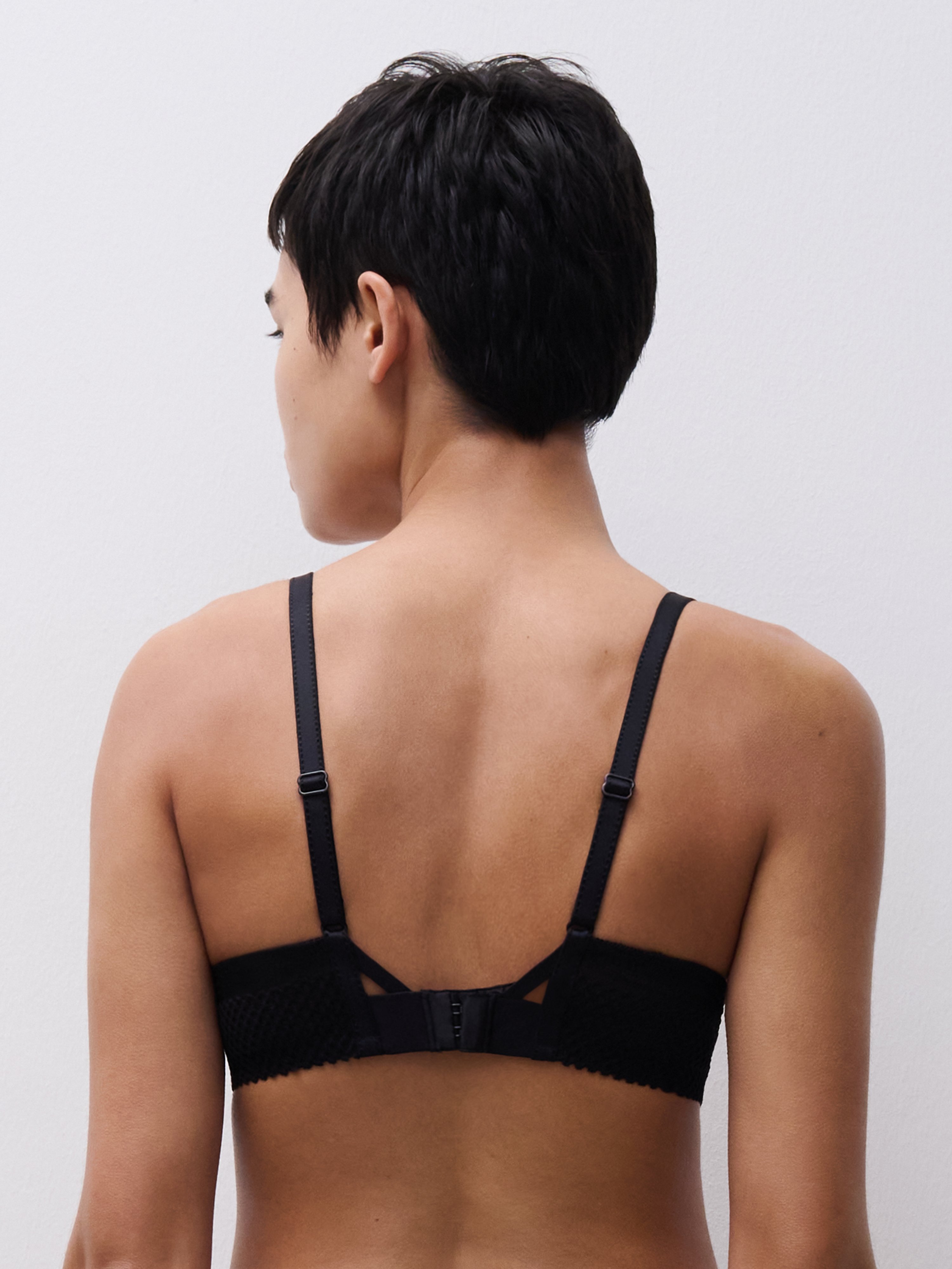 Soutien-gorge mémoire de forme emboîtant