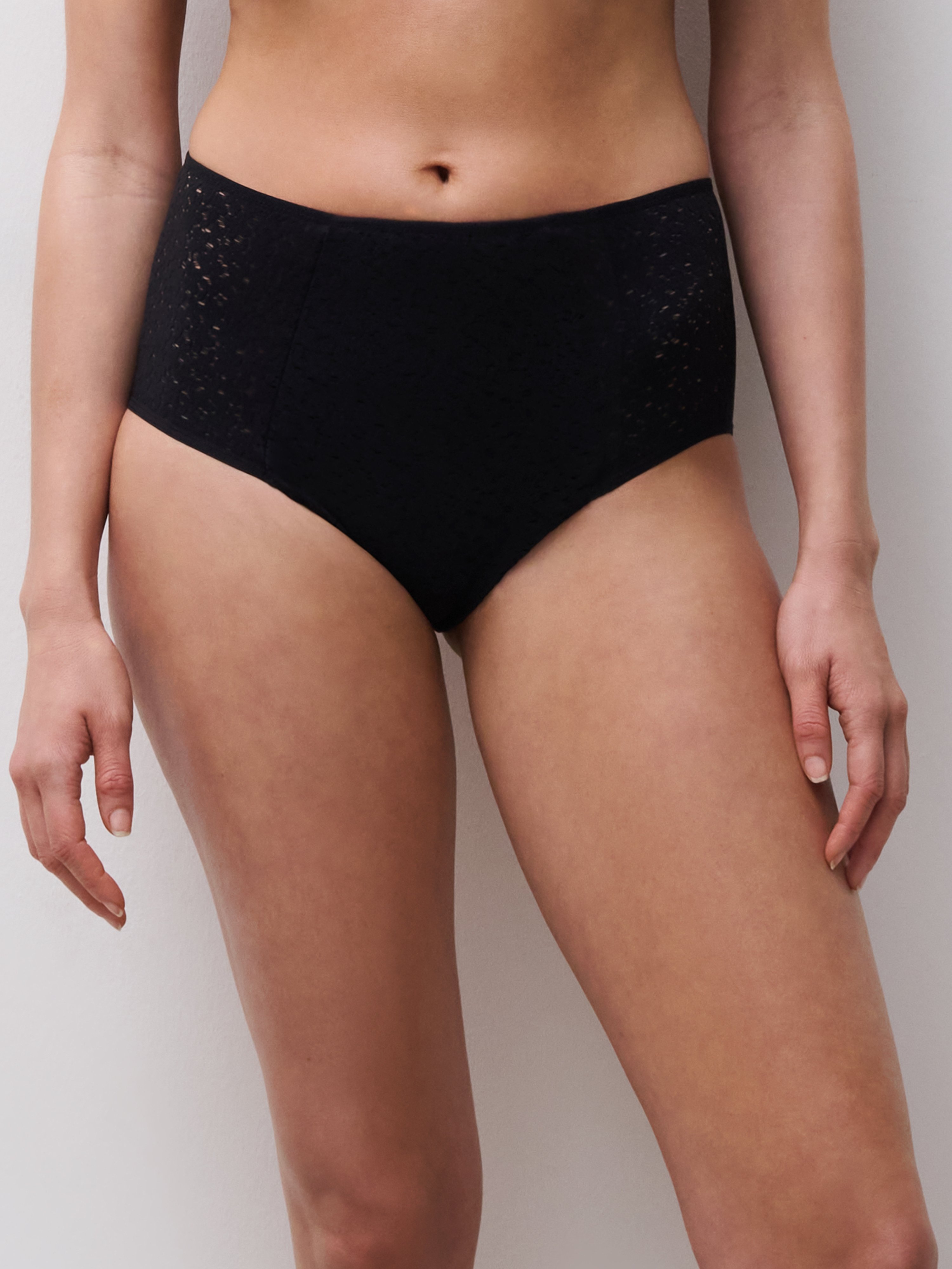 C13F30-011_NORAH_ECOM_CROP_WEB_OB_FT
