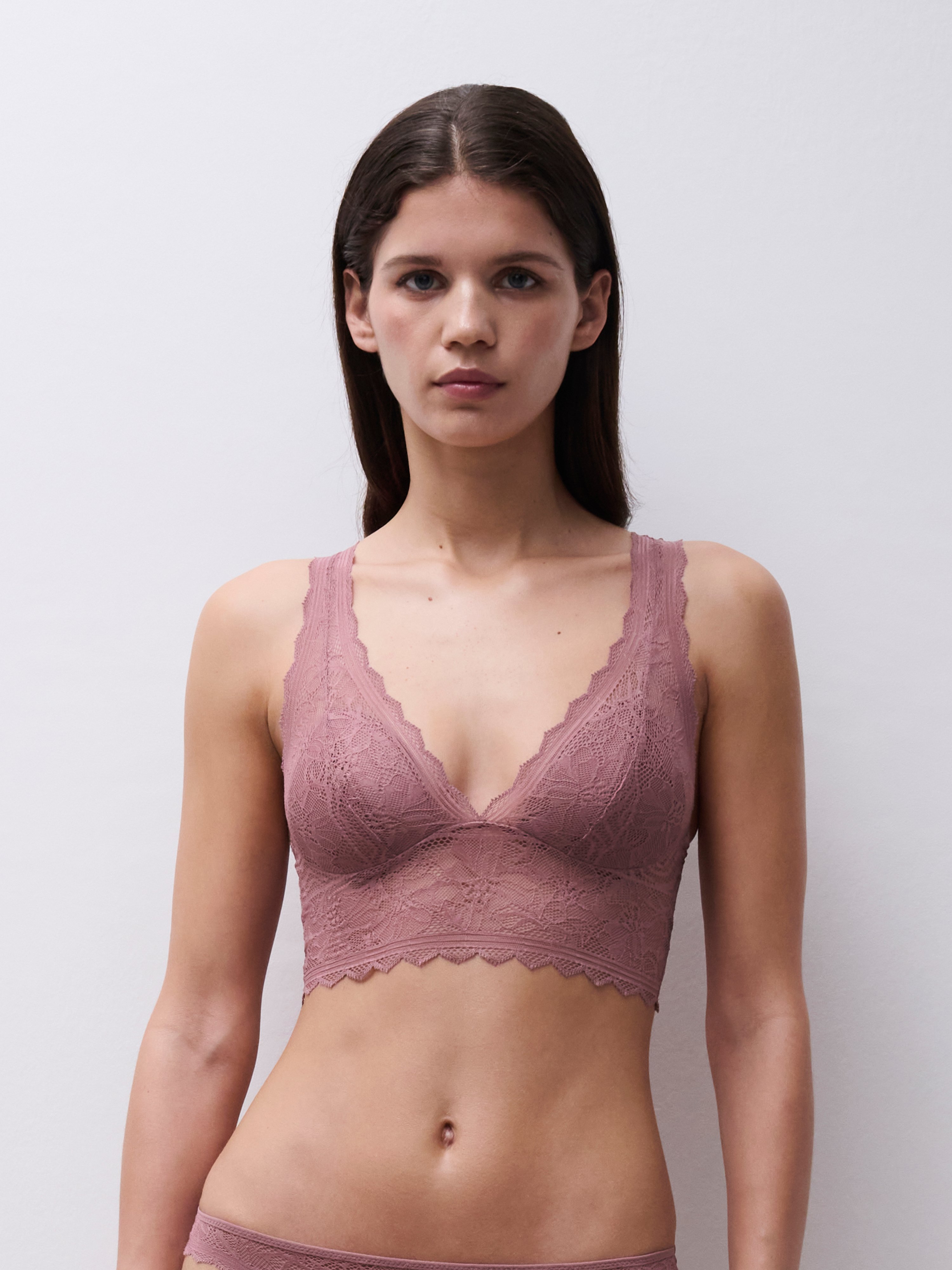 C94270-0R4_S_FLORALTOUCH_ECOM_CROP_WEB_OB_FT