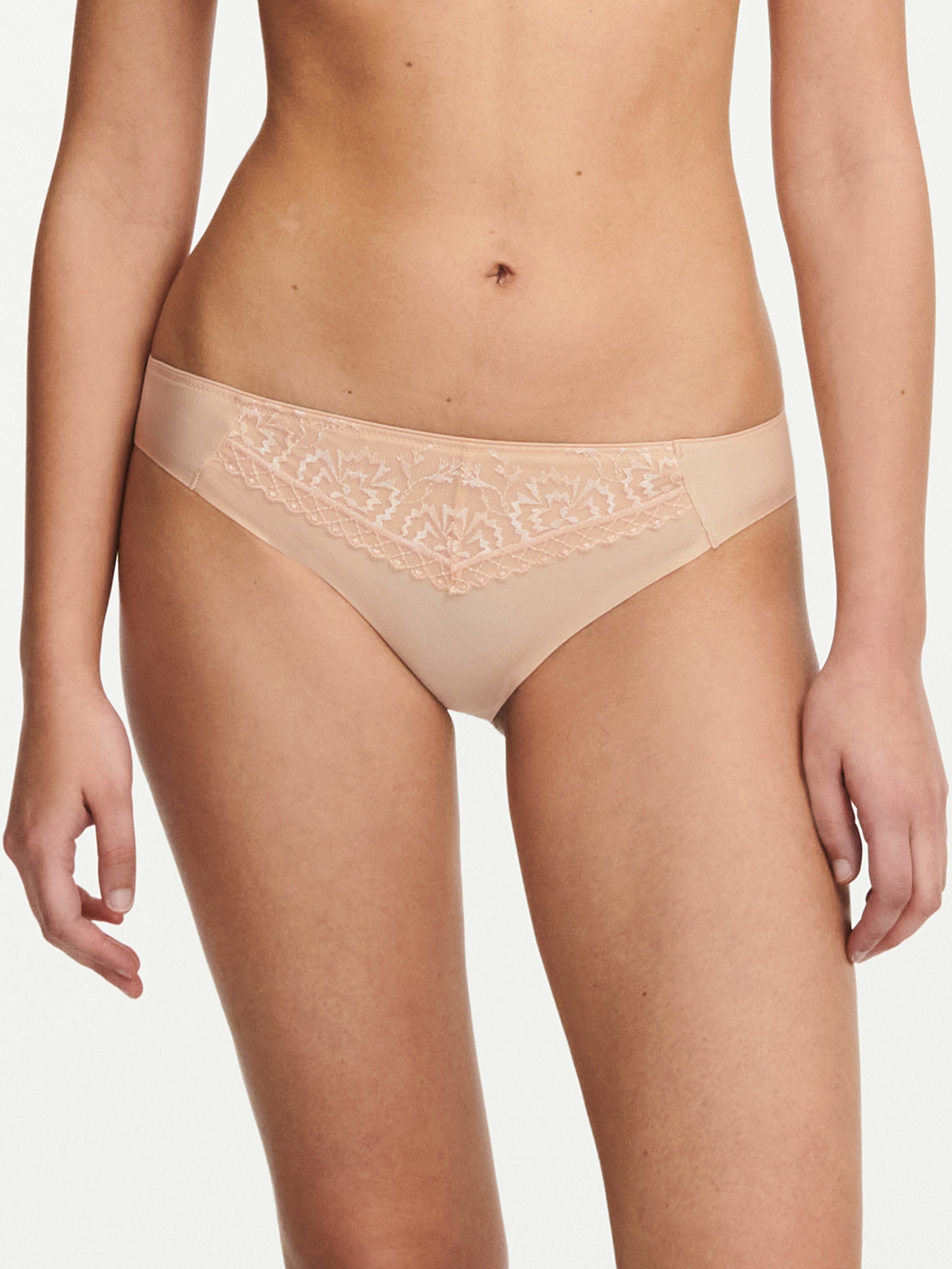 C16B30-01N_36_EVERY-CURVE_ECOM_CROP_WEB_OB_FT