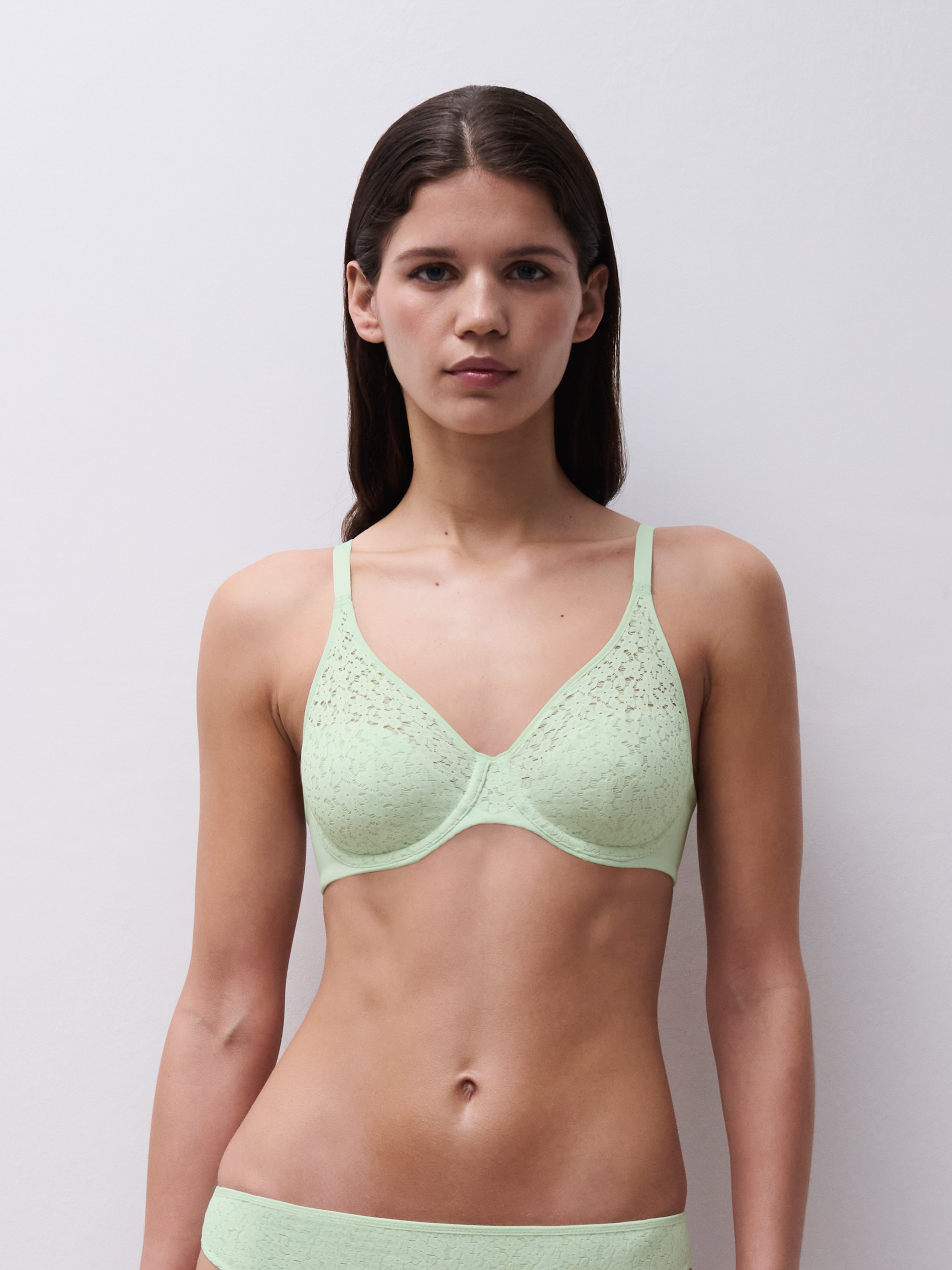 C13F10-0EP_B75_NORAH_ECOM_CROP_WEB_OB_FT