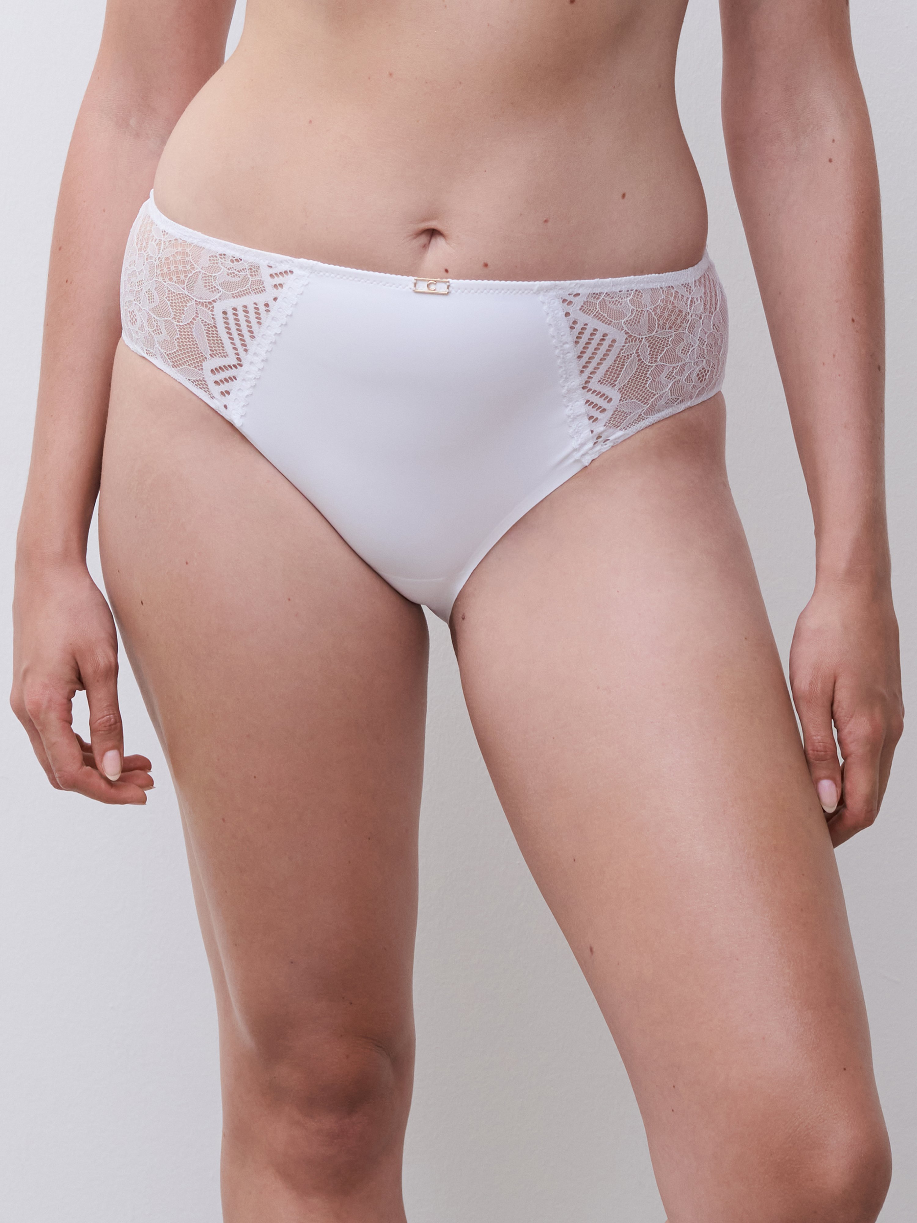 C13XC5-010_40_ORIGINS_ECOM_CROP_WEB_OB_FT