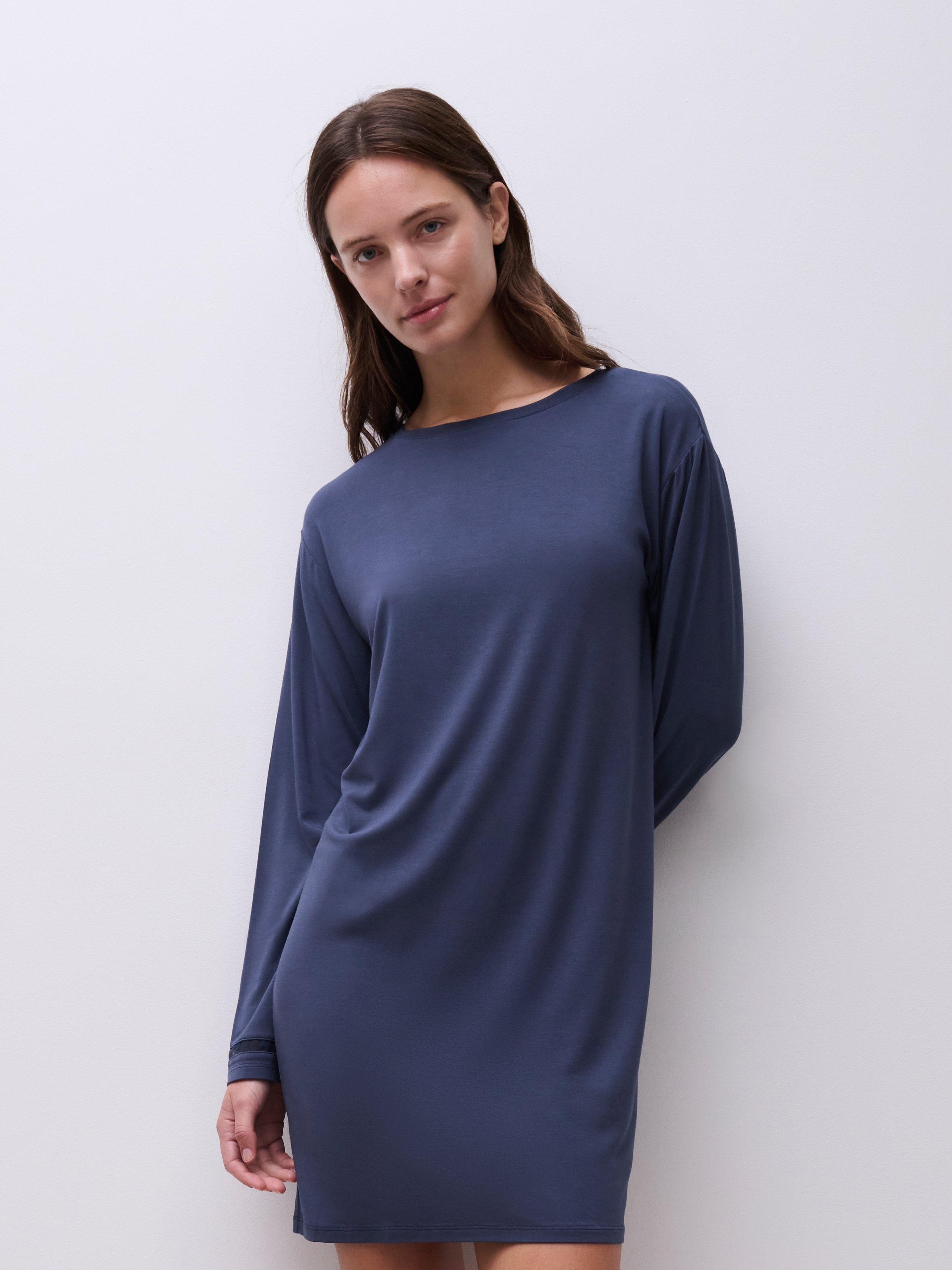 Long-sleeved nightdress