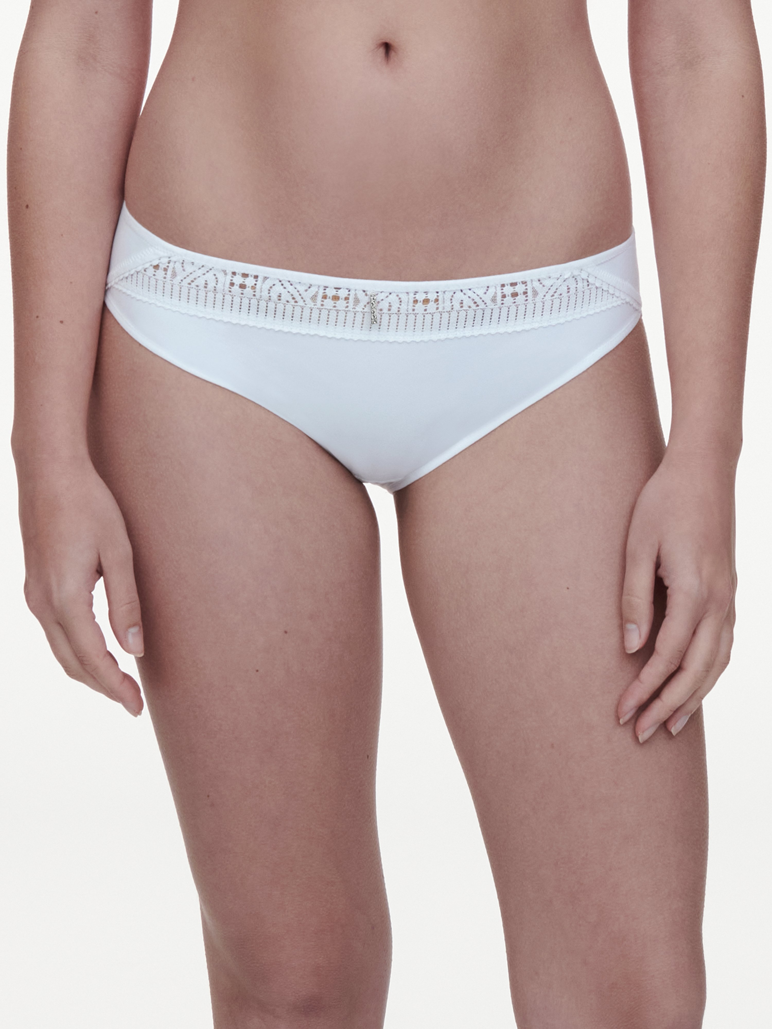 C915A0-010_38_DAILY-SUPPORT_ECOM_CROP_WEB_OB_FT