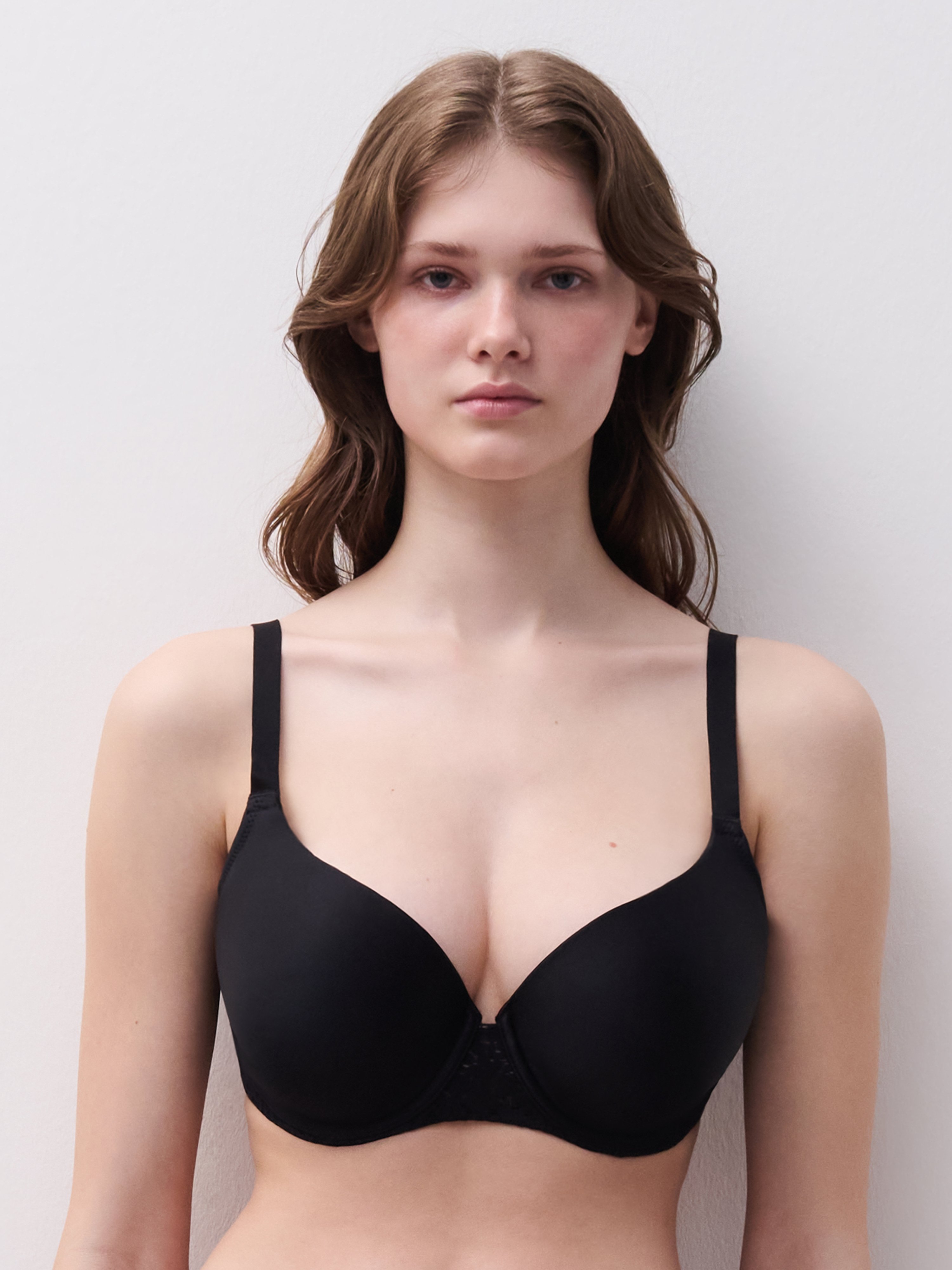 C13FN0-011_E75_NORAH_ECOM_CROP_WEB_OB_FT