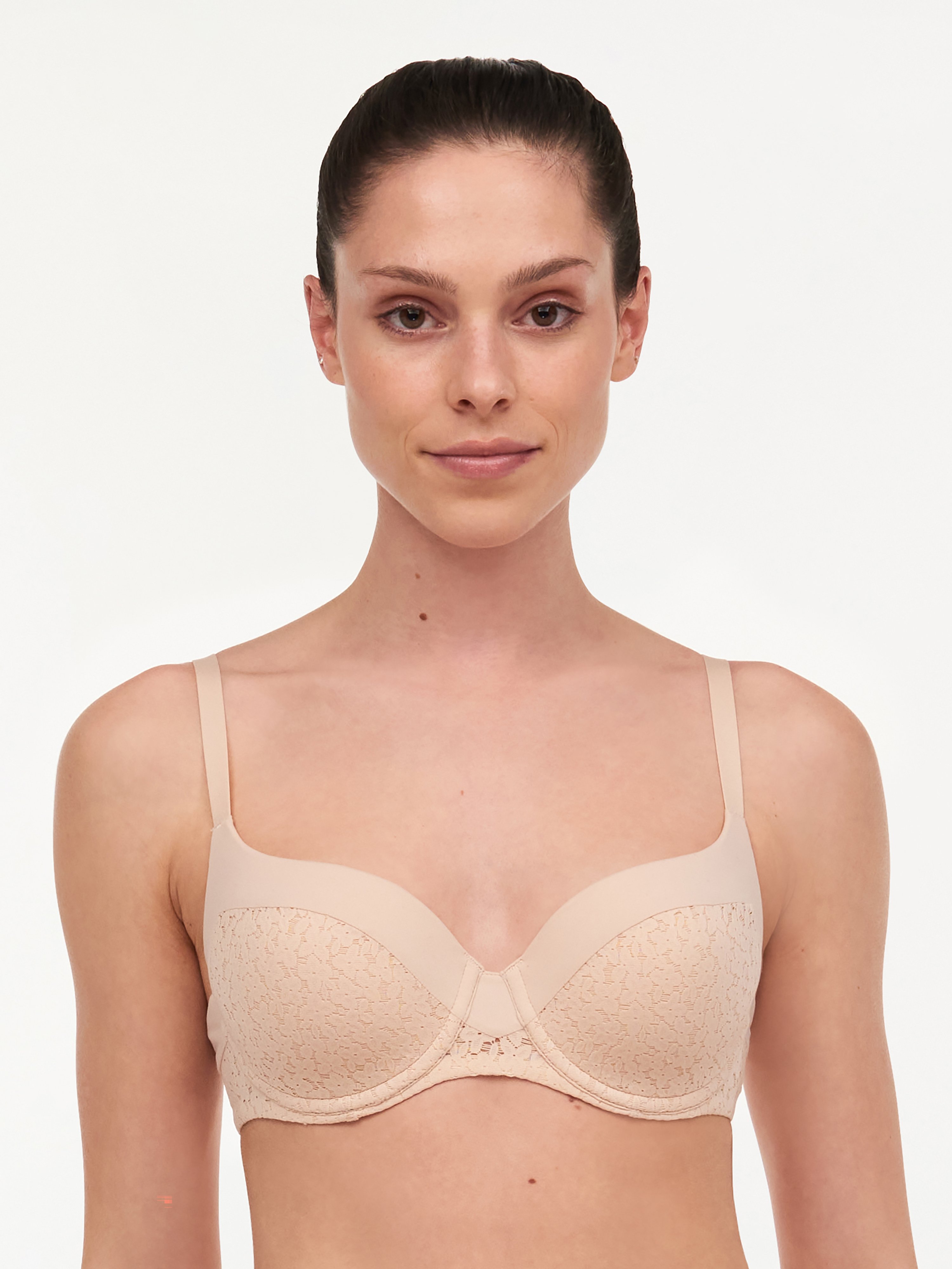 C13F60-01N_B75_NORAH_ECOM_CROP_WEB_OB_FT