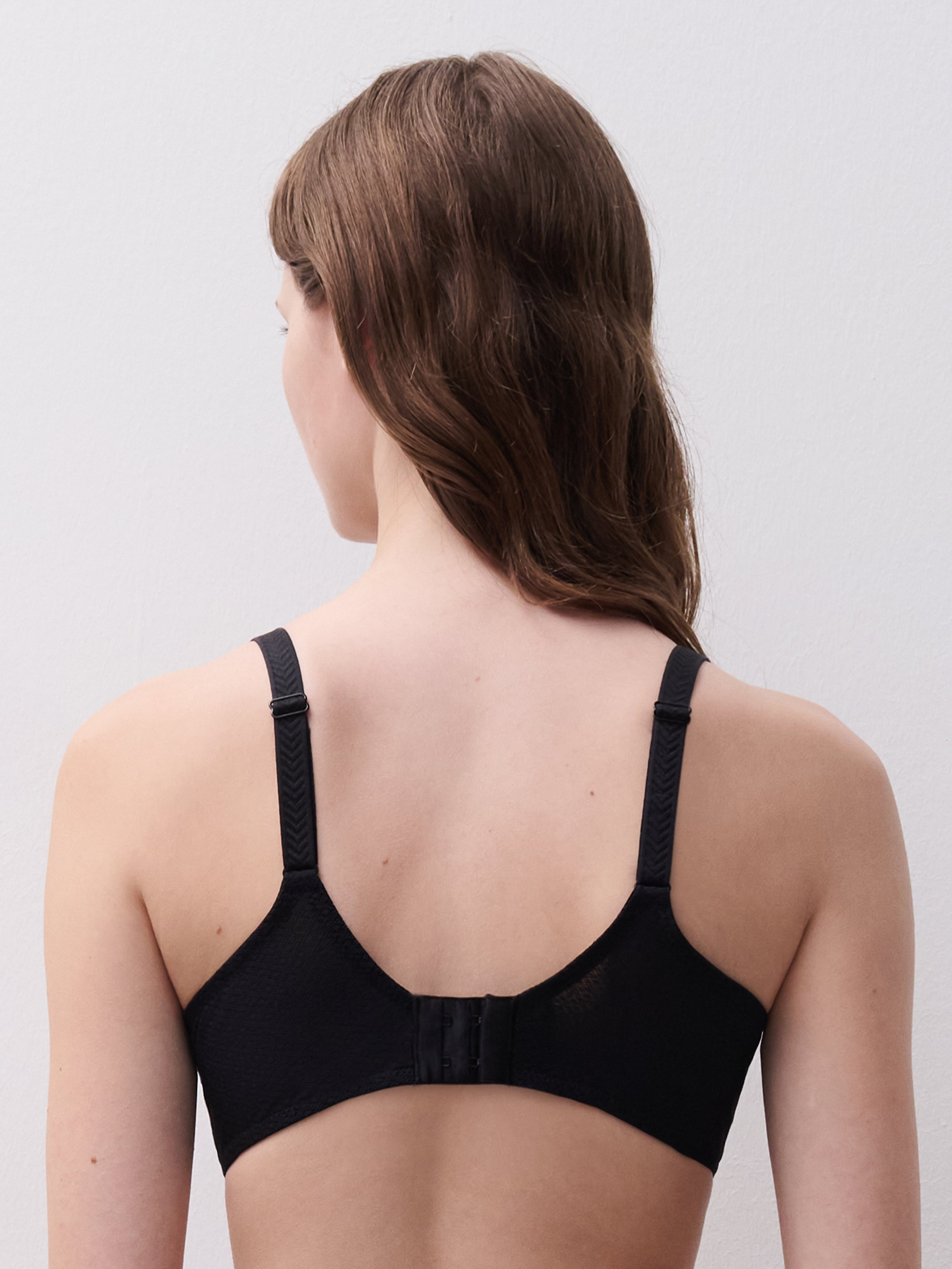 Half cup bra