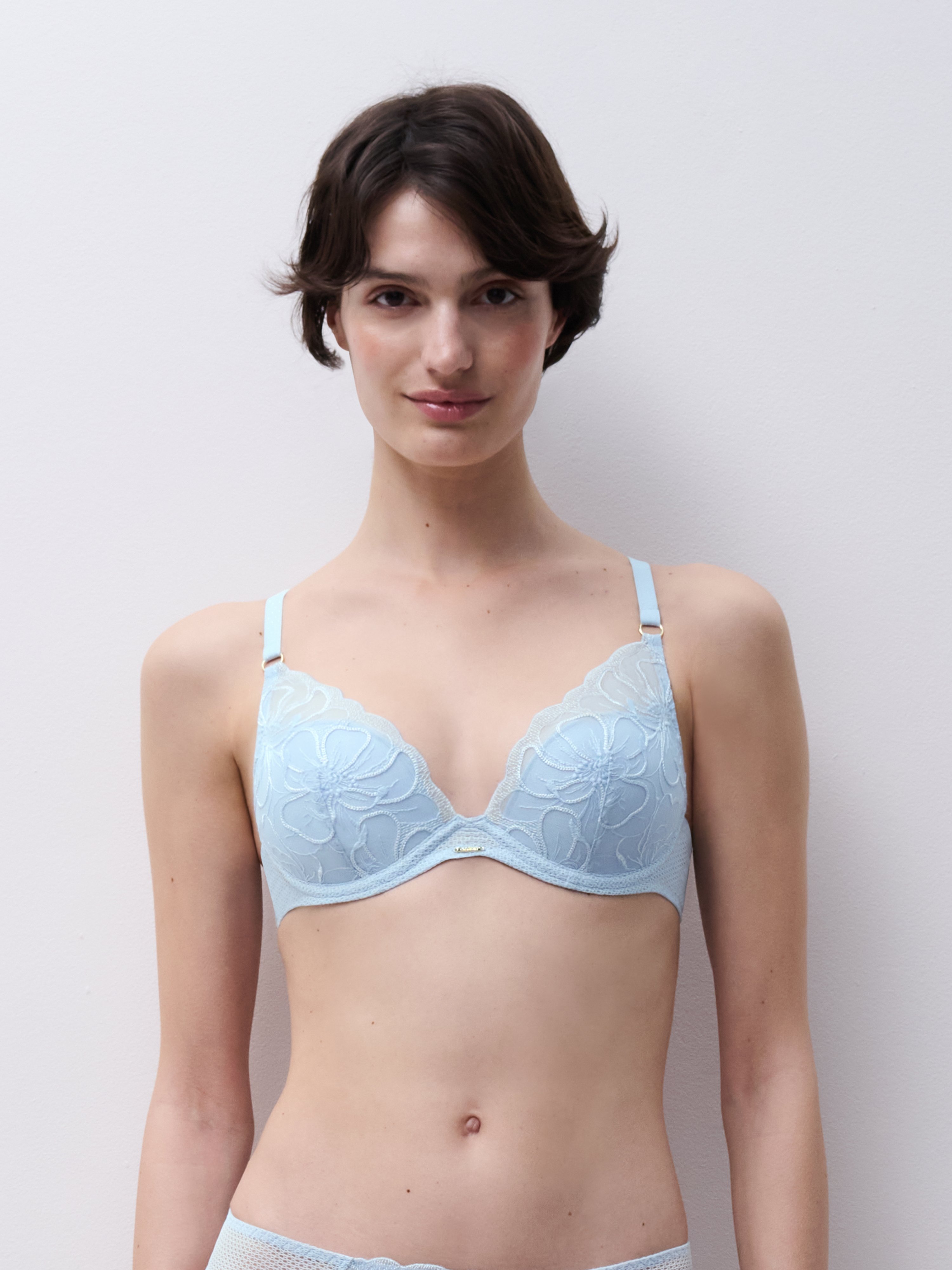 Soutien-gorge coques plongeant