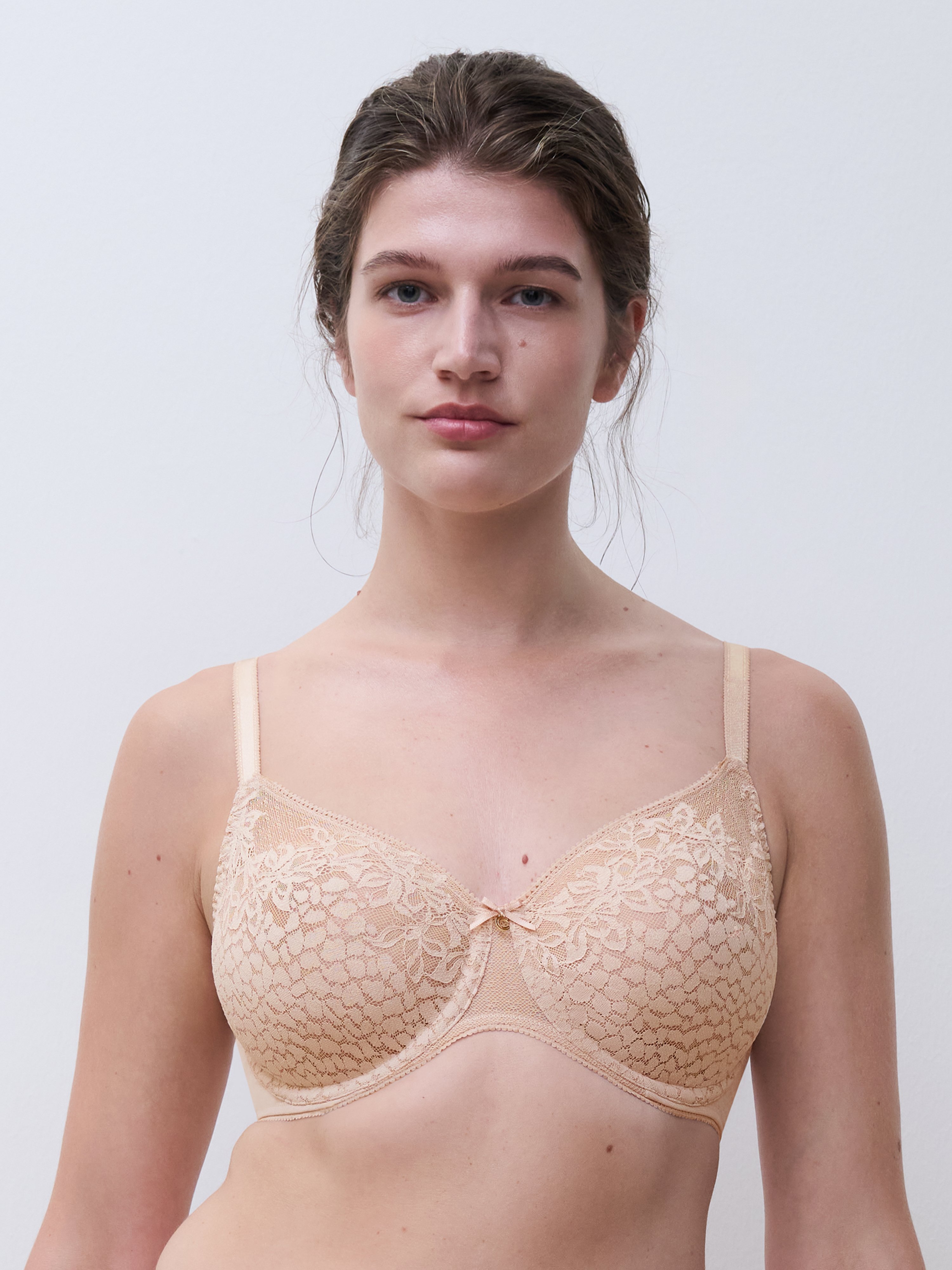 Soutien-gorge moulé emboîtant