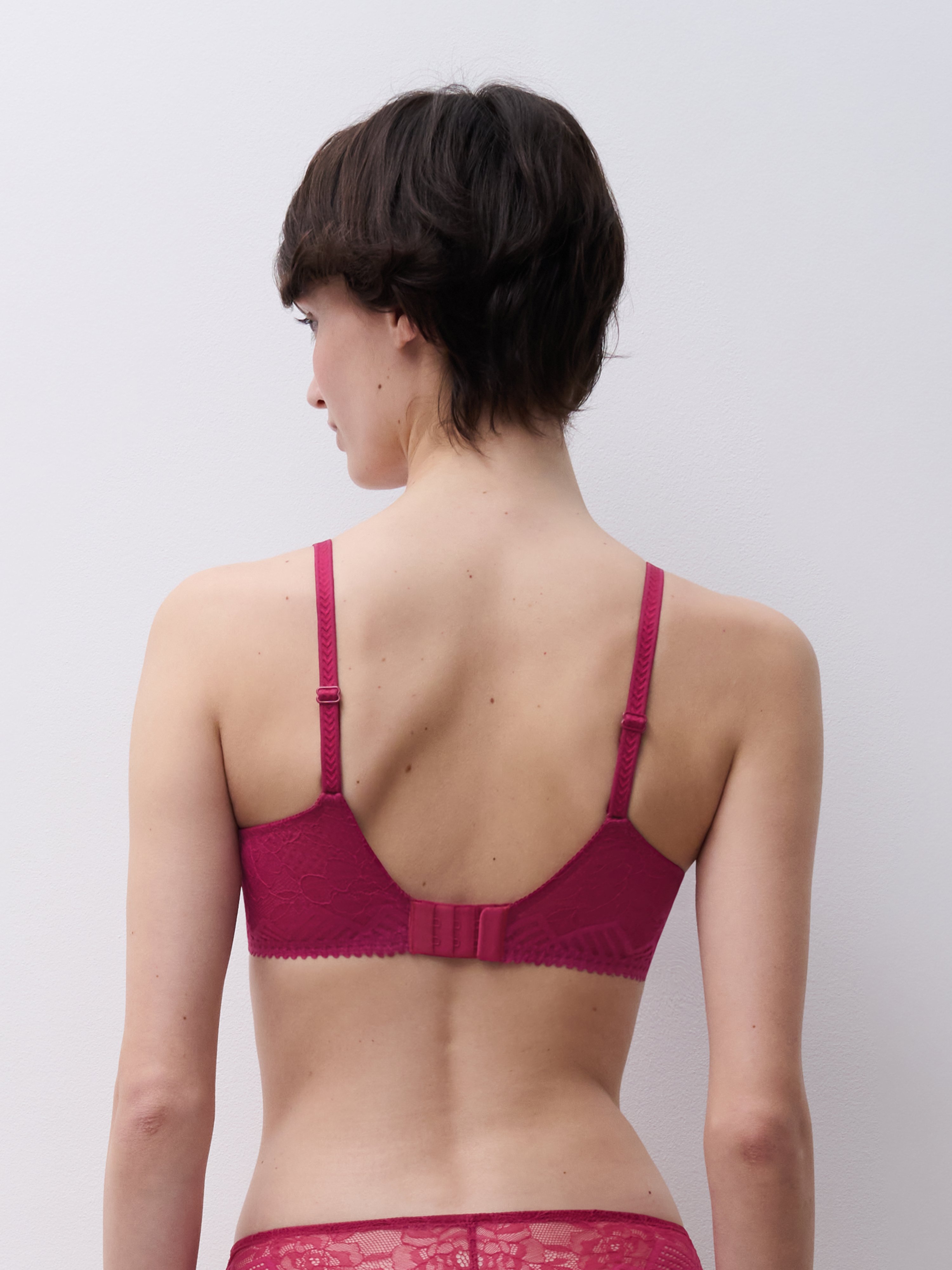 Plunge spacer bra