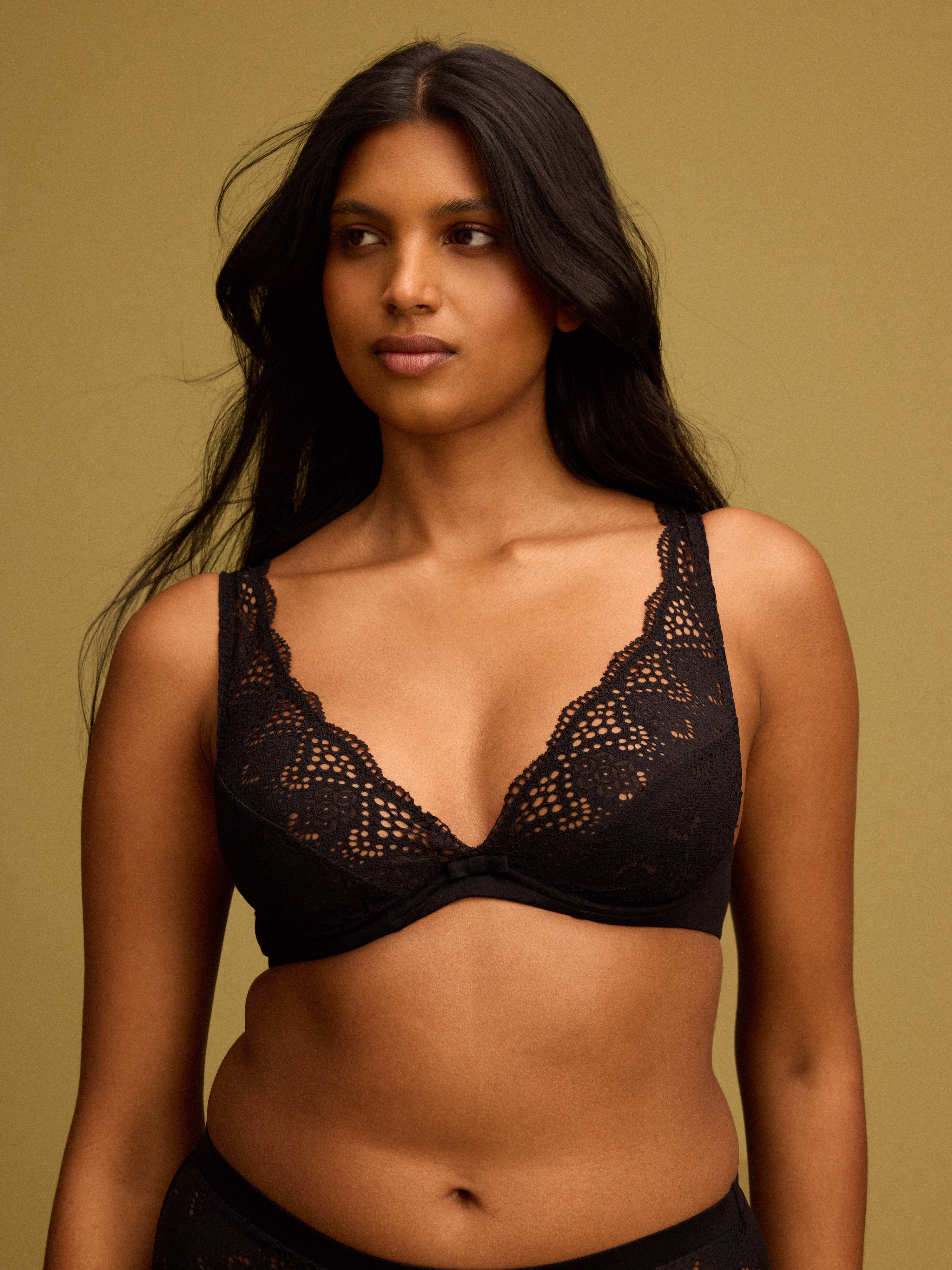 Soutien-gorge plongeant
