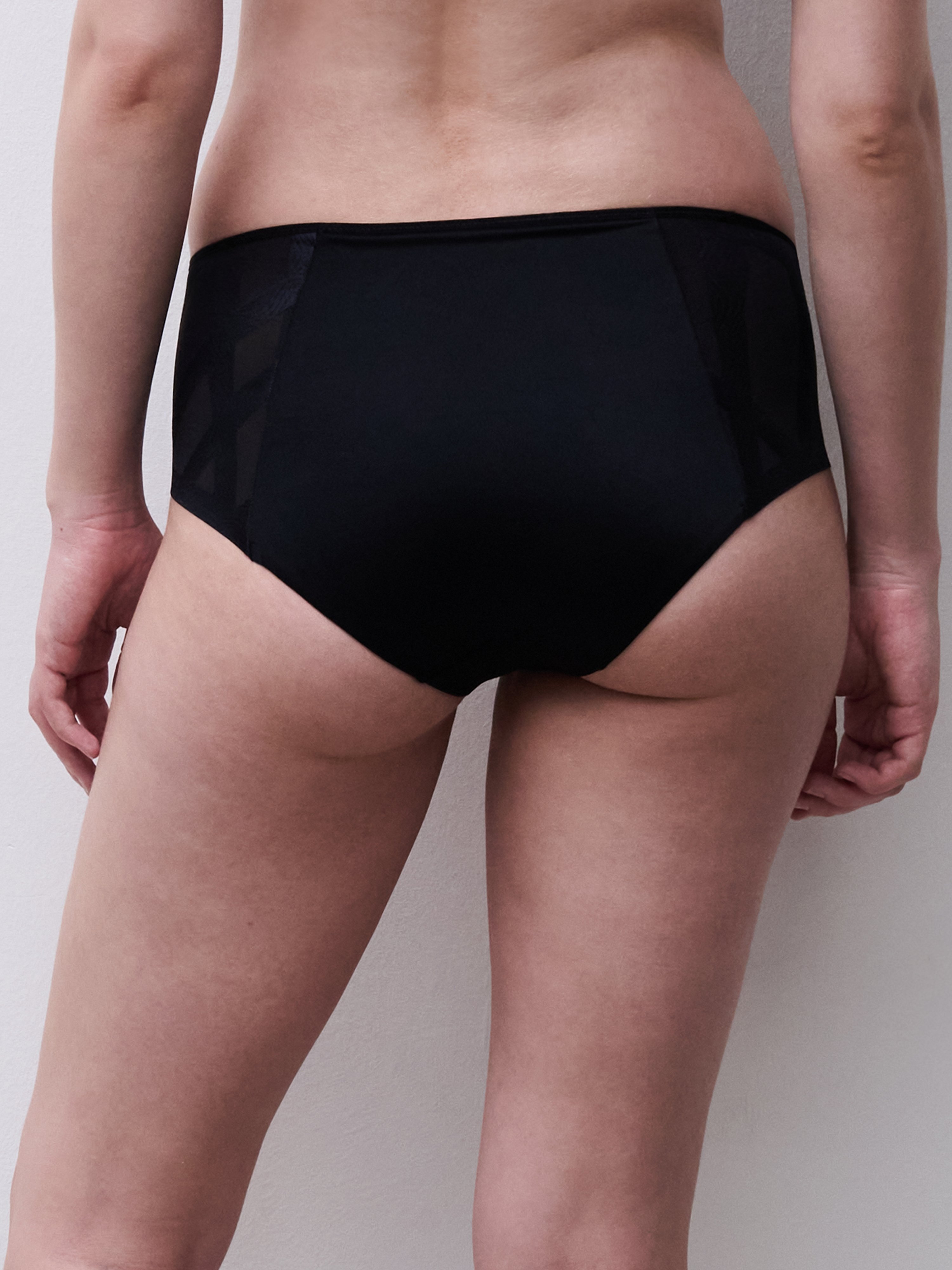 High-waisted brief
