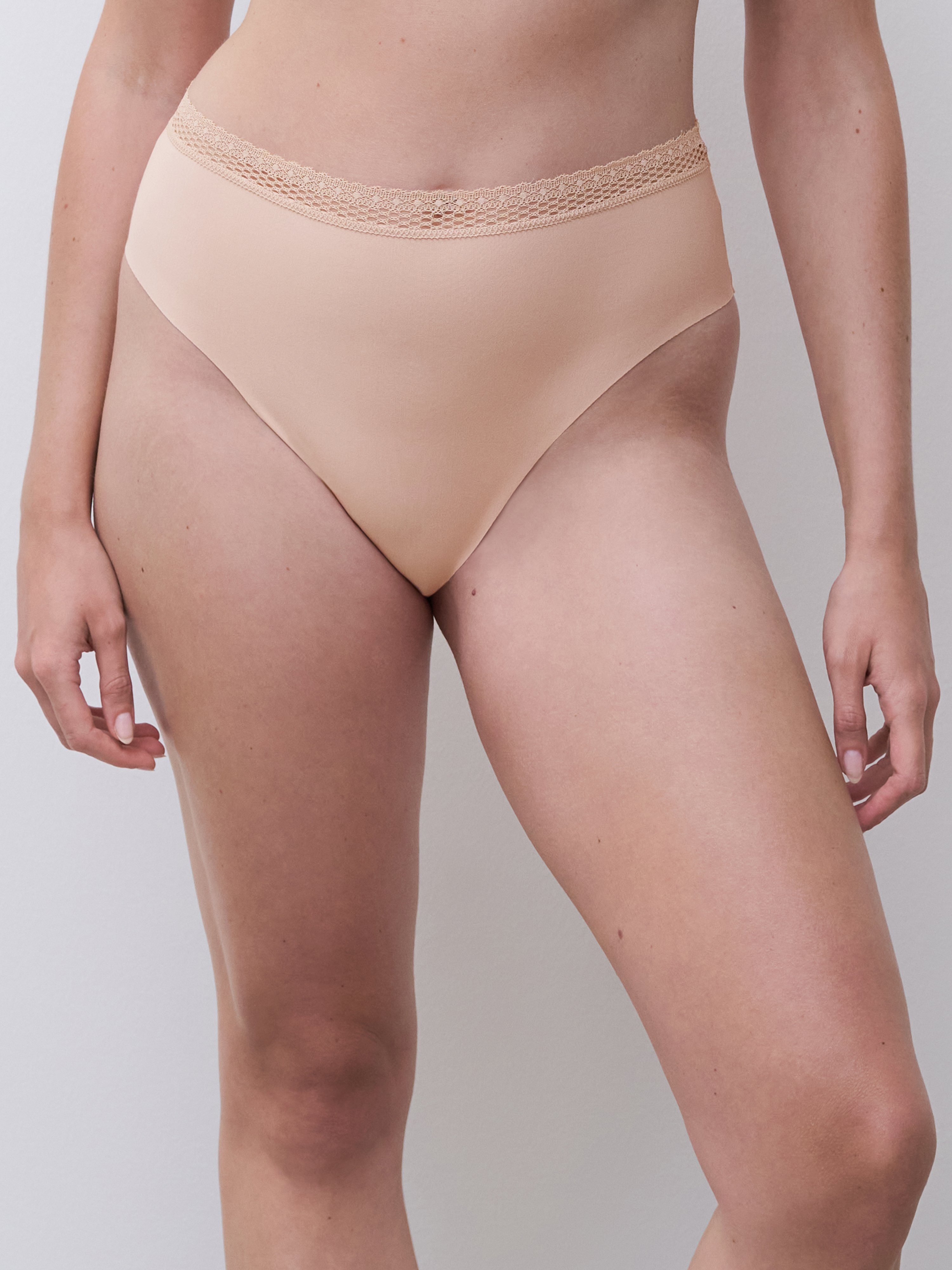 High-cut brief