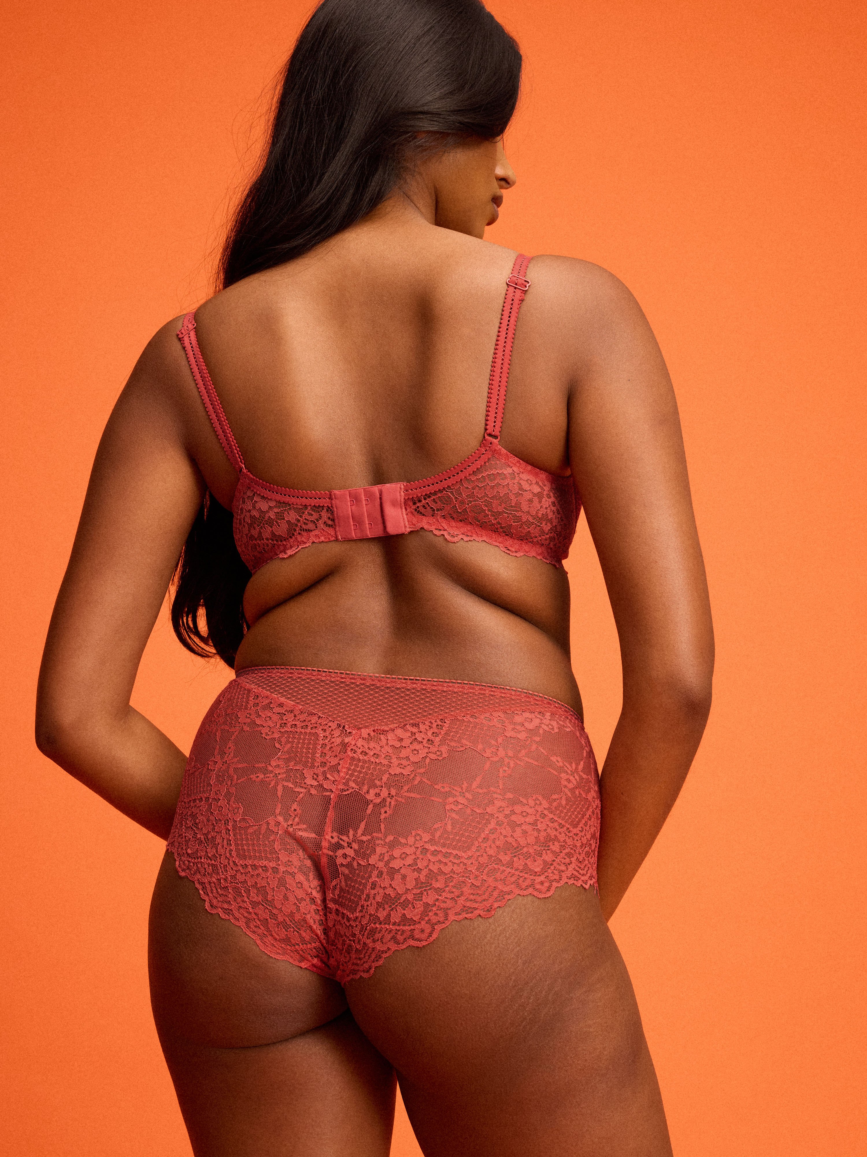 Soutien-gorge emboîtant