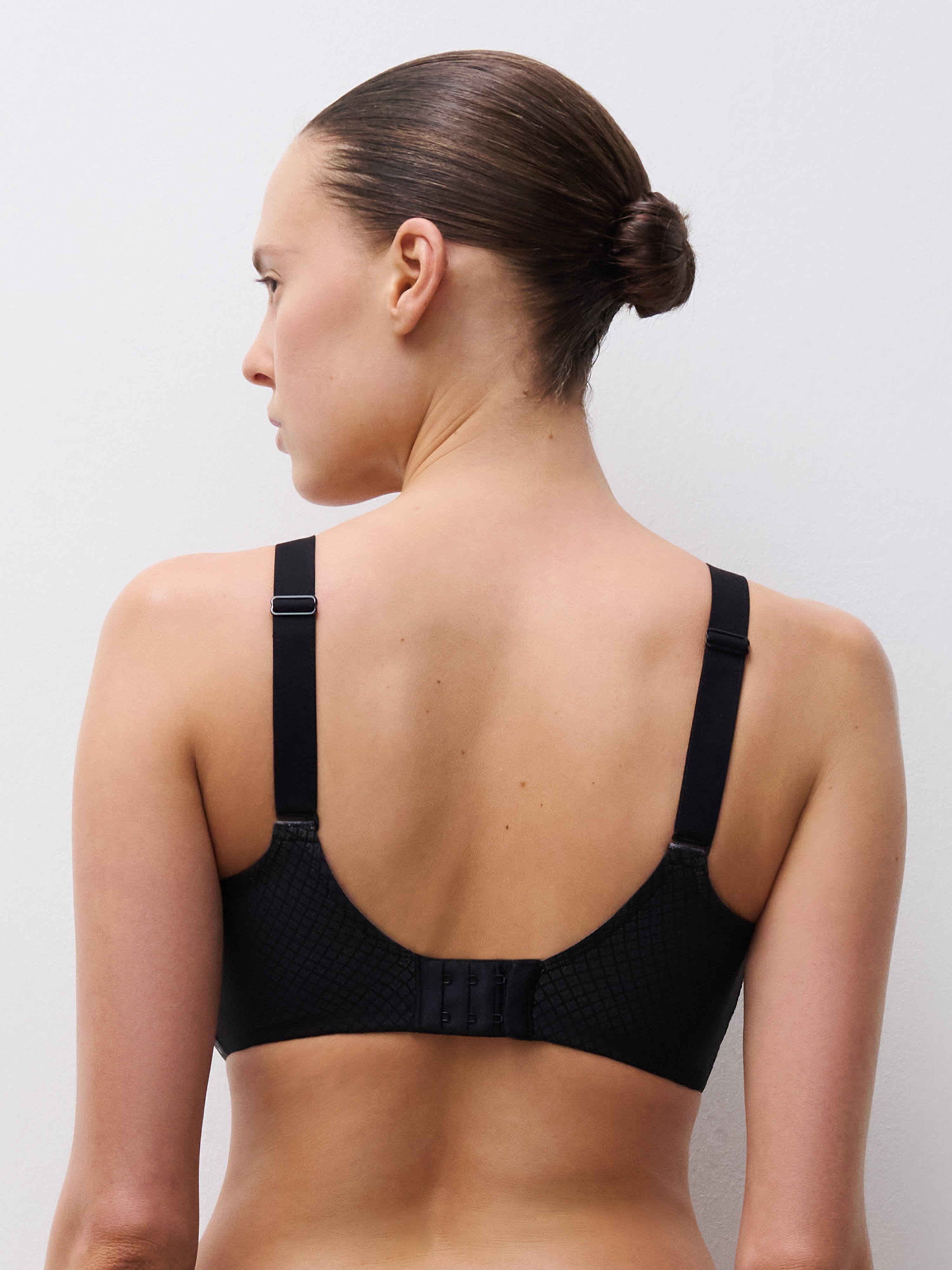 Soutien-gorge moulé emboîtant